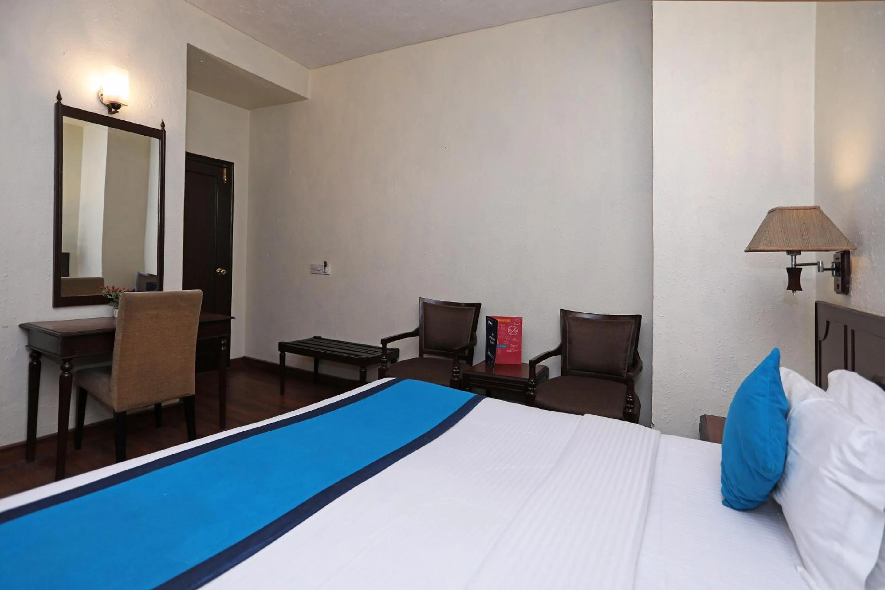 Bedroom, Bed in Super Collection O Hamilton Hotel