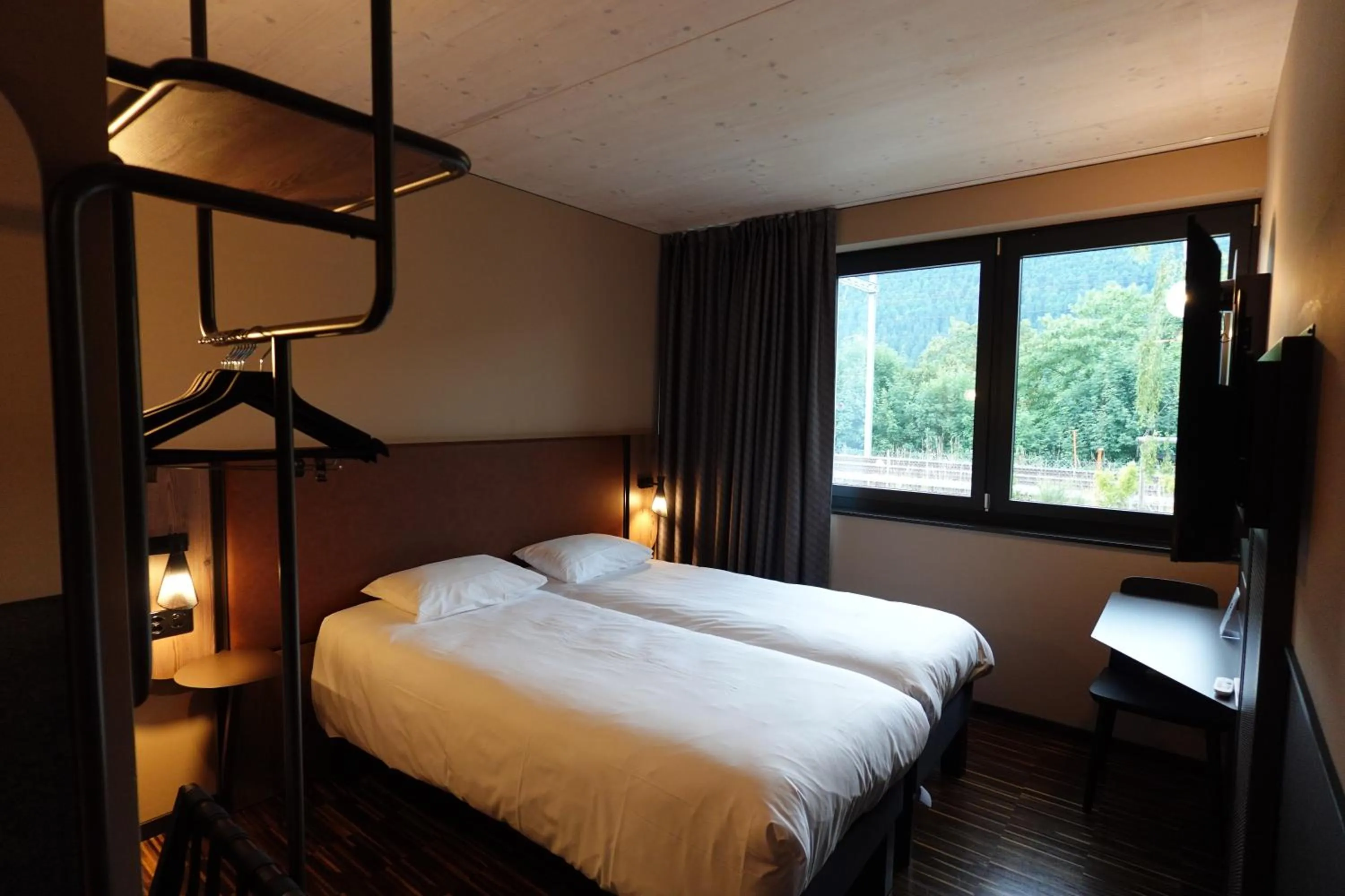 Photo of the whole room, Bed in Hota Hotel Saint-Imier