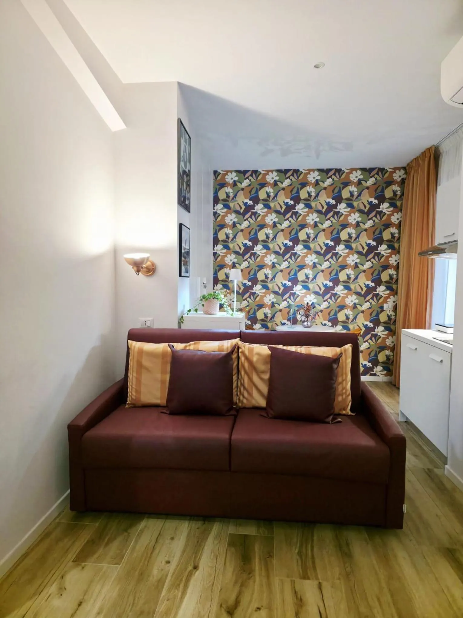 Seating area in Romi Suite