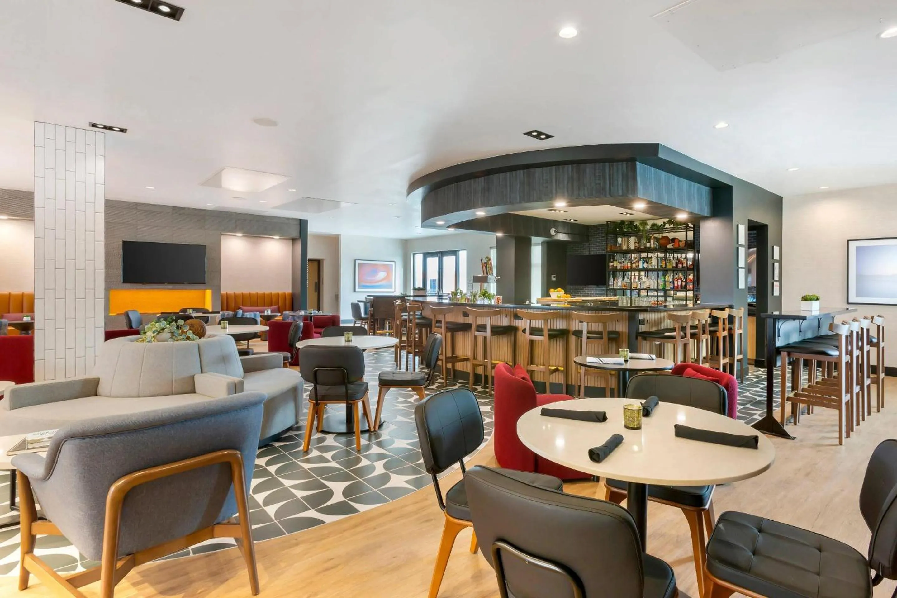 Lounge or bar in Cambria Hotel Spokane Airport