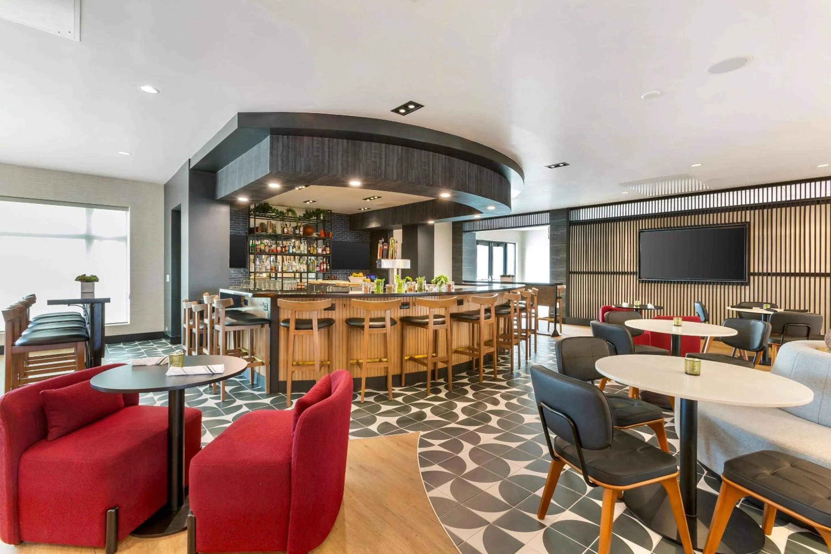 Lounge or bar in Cambria Hotel Spokane Airport