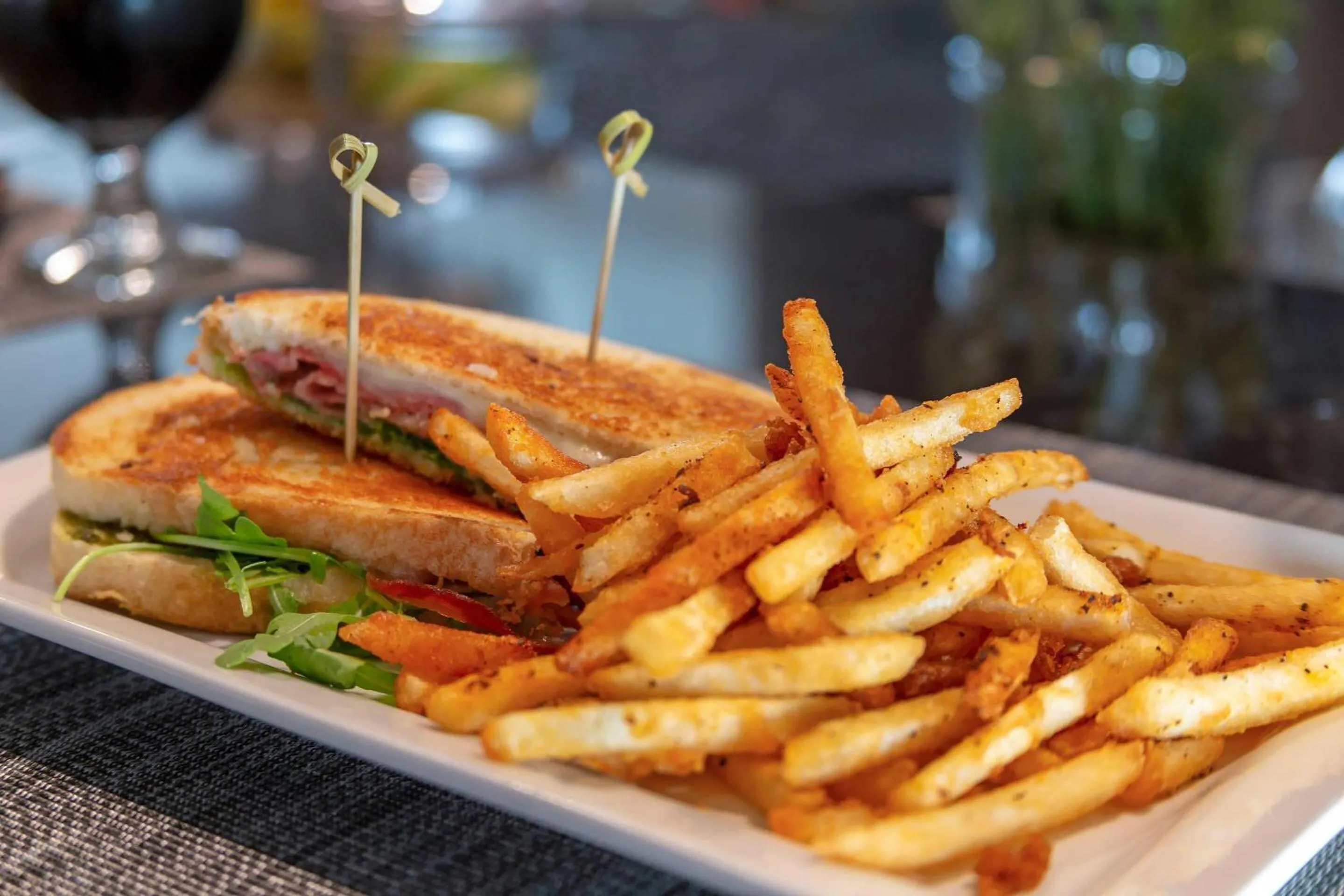 Restaurant/places to eat in Cambria Hotel Spokane Airport