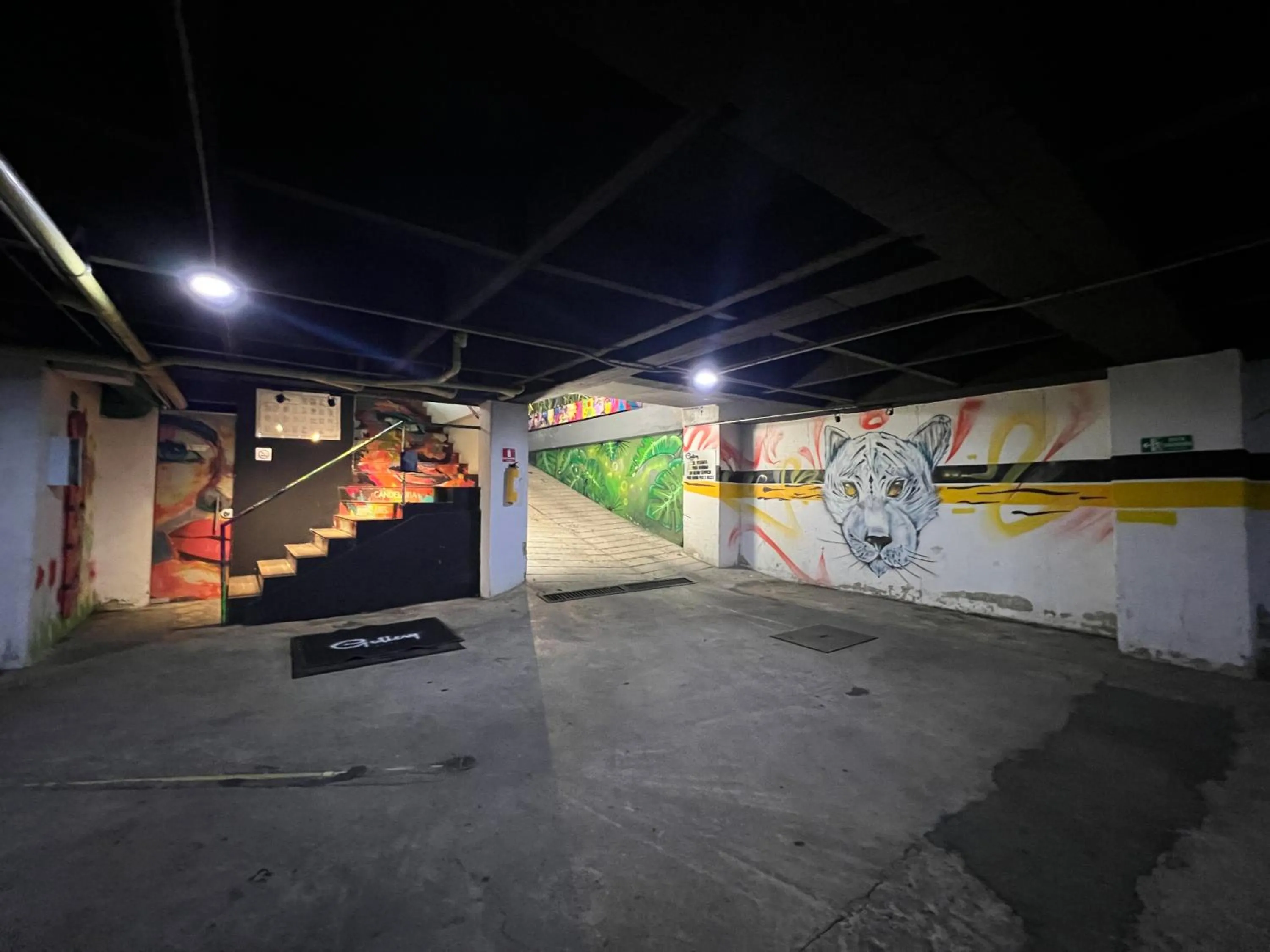 Parking in Hotel Galeria Medellin