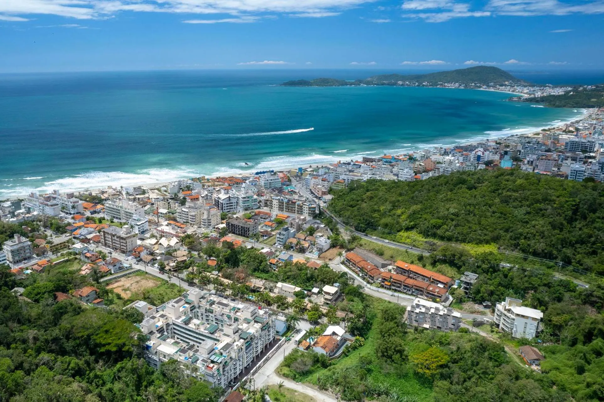 Natural landscape in Bombinhas Summer Beach APT 333