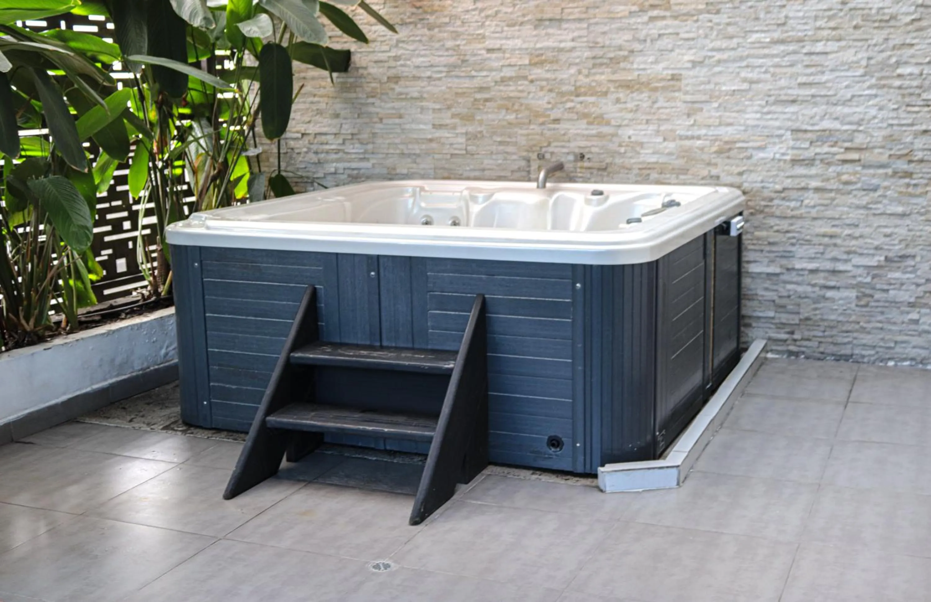 Hot Tub in Hotel 47 Medellin Center