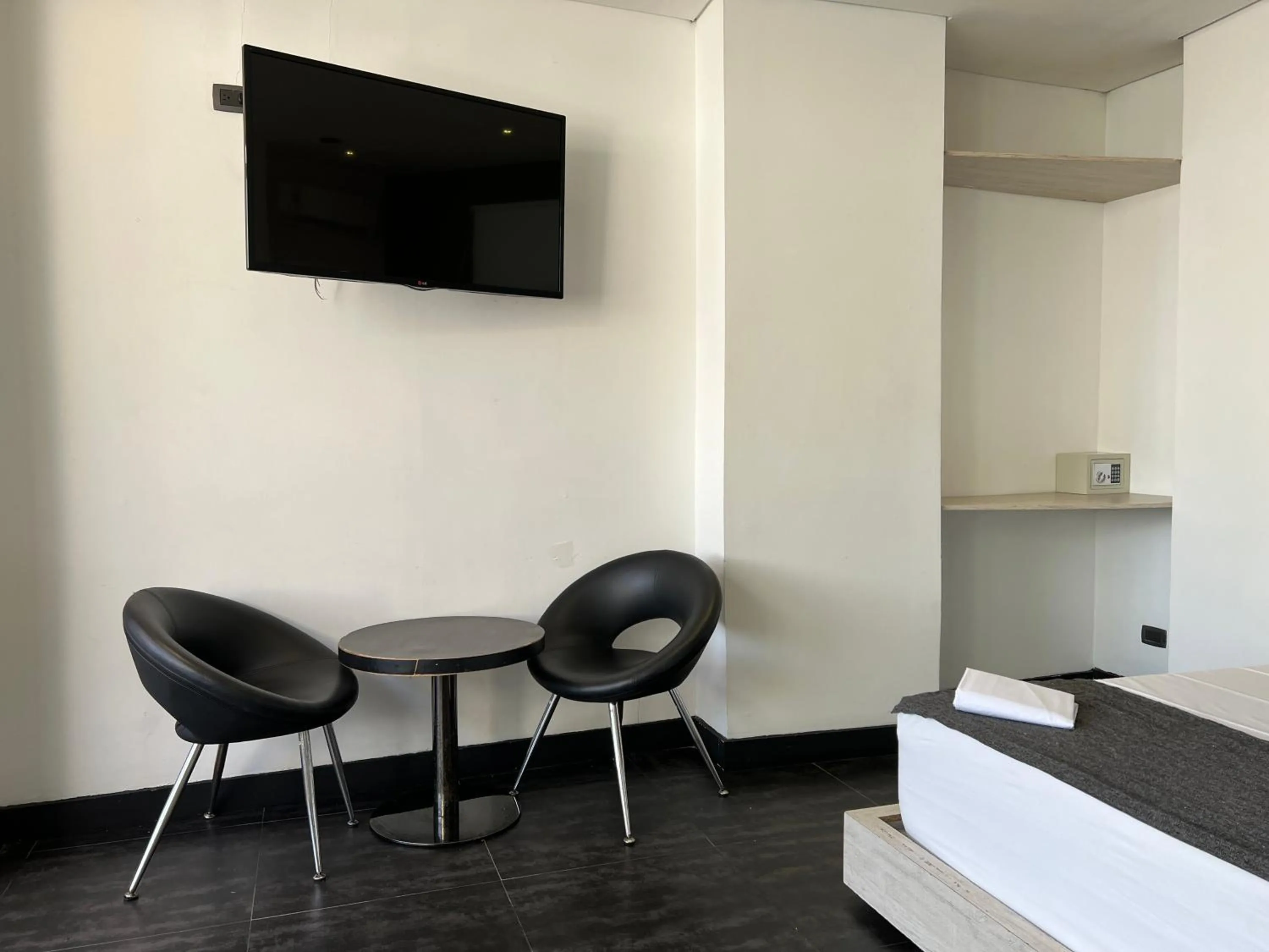 TV and multimedia in Hotel 47 Medellin Center