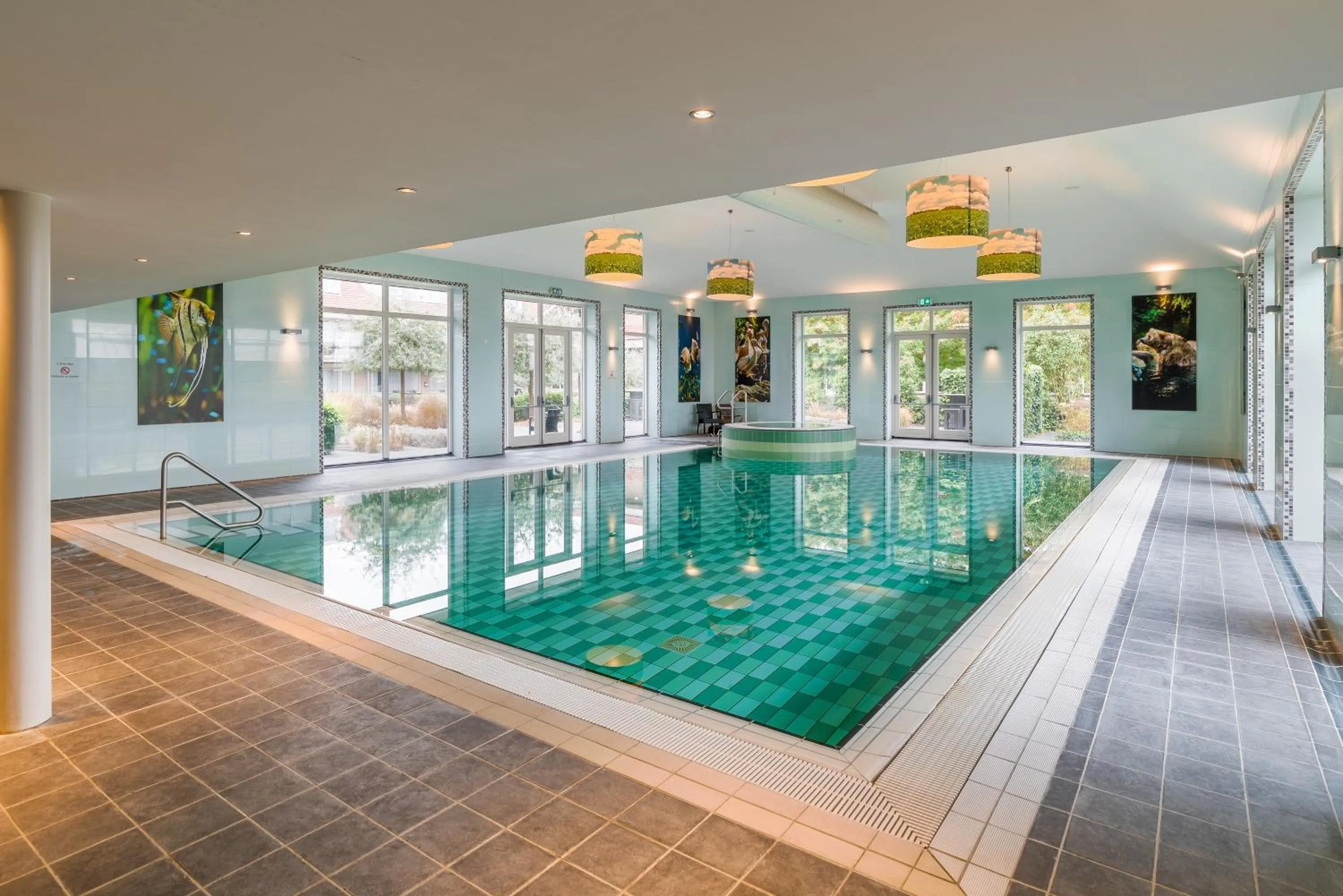 Swimming pool in Van der Valk Hotel Emmen