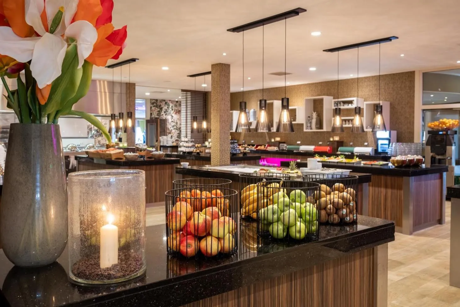 Restaurant/places to eat in Van der Valk Hotel Emmen