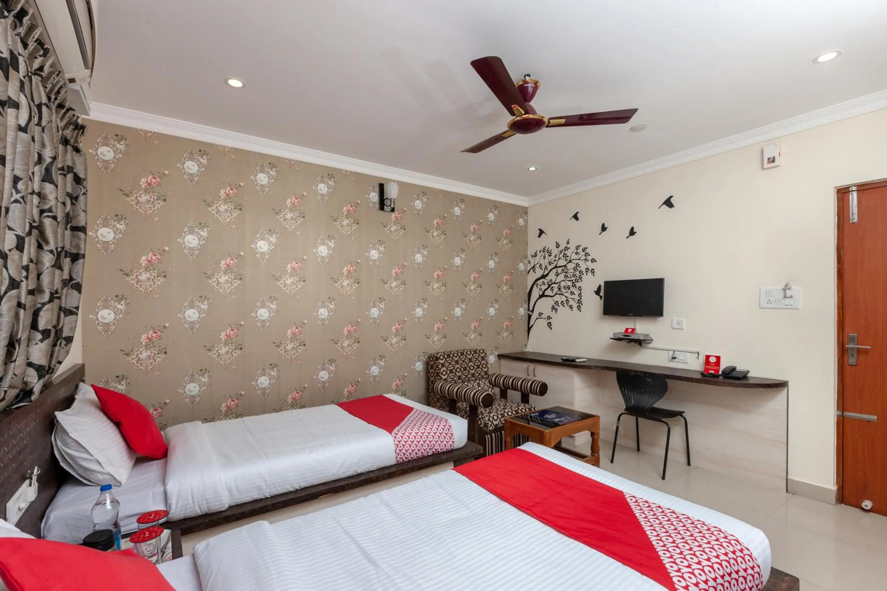 Bed in Maruthi Residency