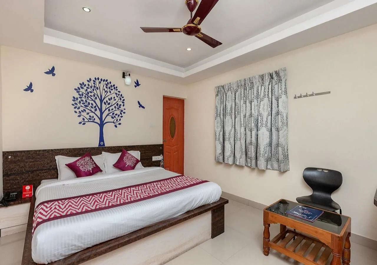 Bed in Maruthi Residency