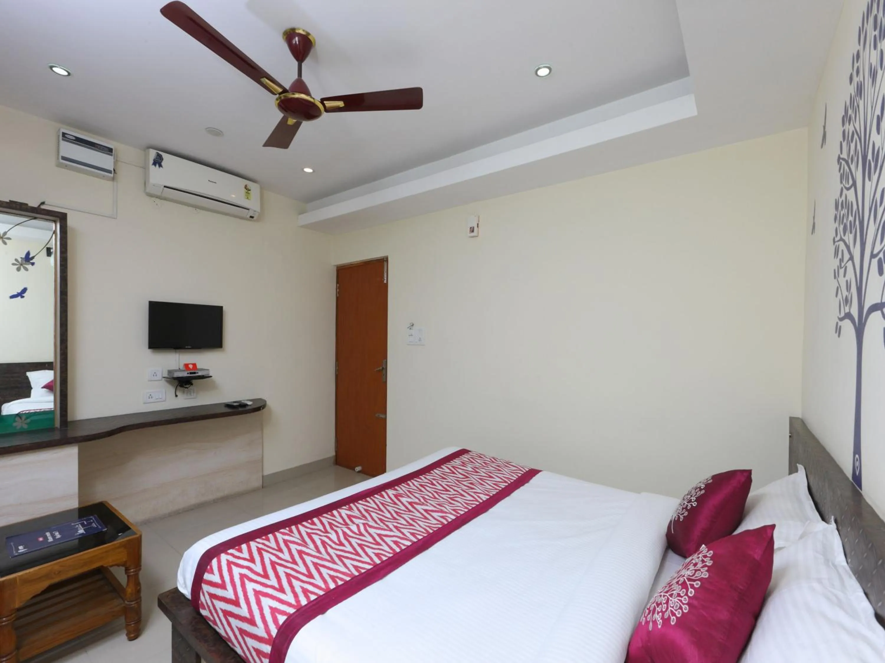 Bedroom, Bed in Maruthi Residency