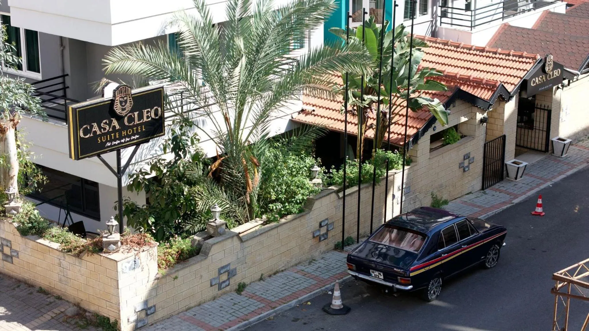 Day in Casa Cleo Suit Hotel