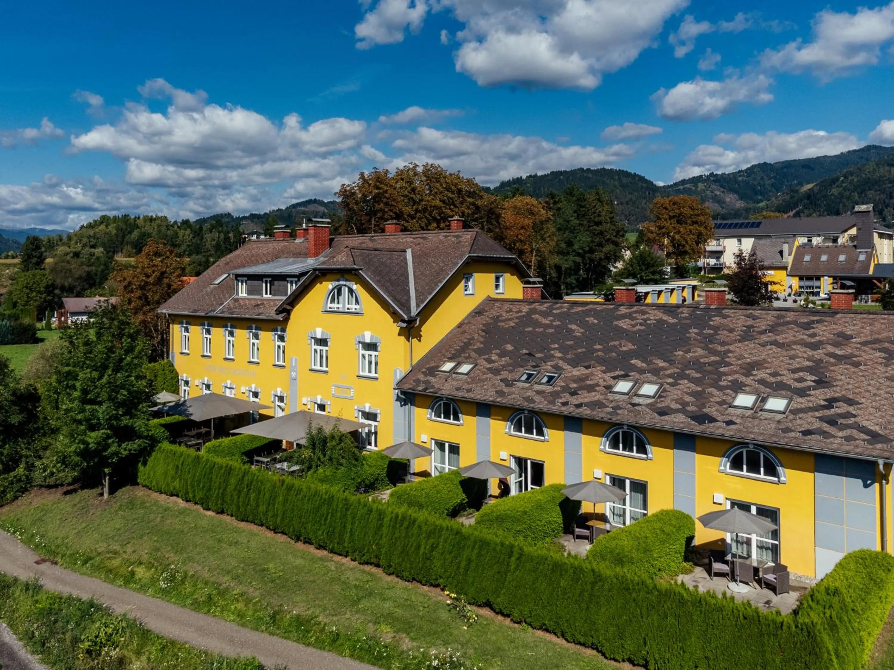 Property building in Das Karl August