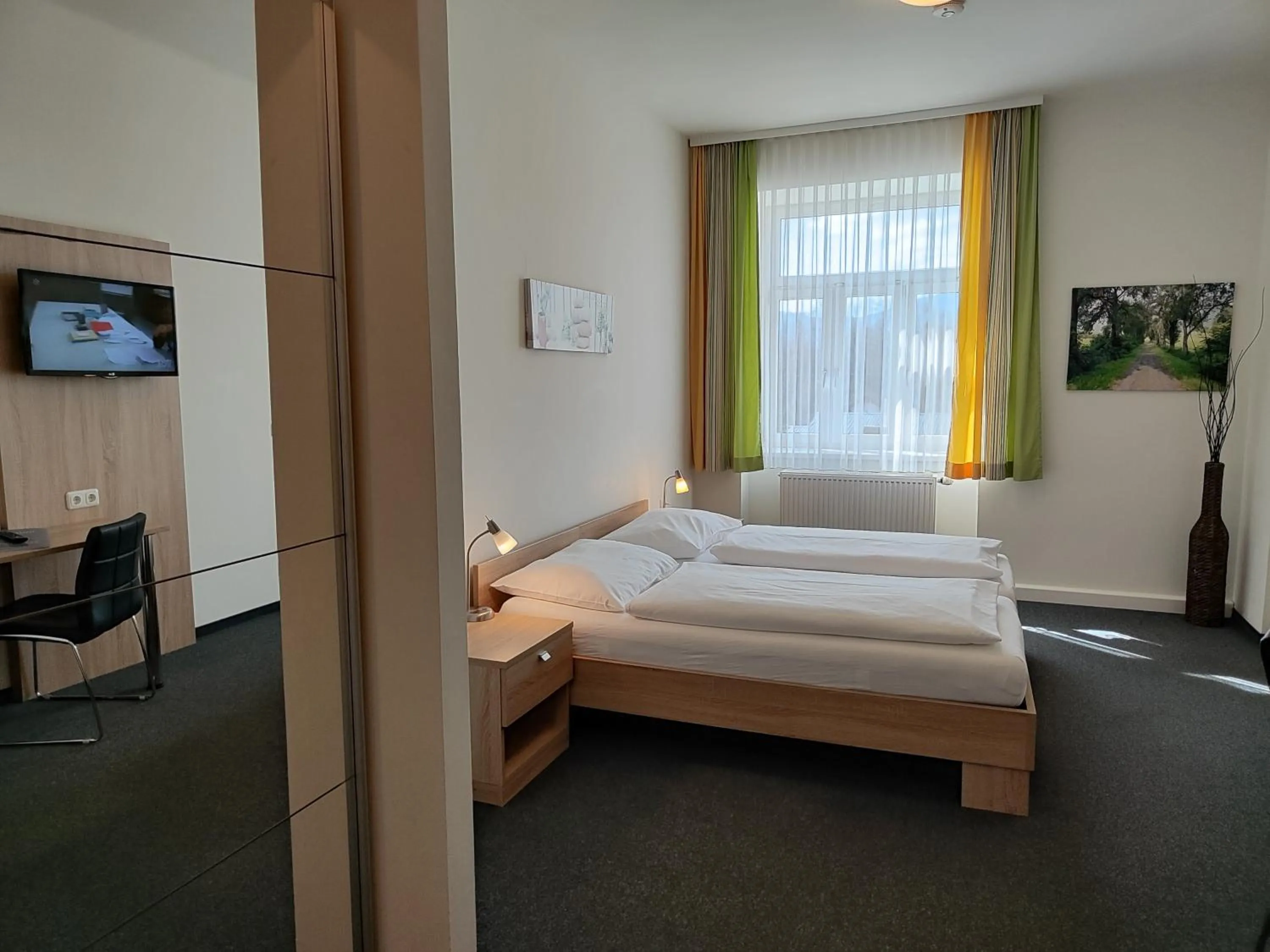 Property building, Bed in Gästehaus Karl August