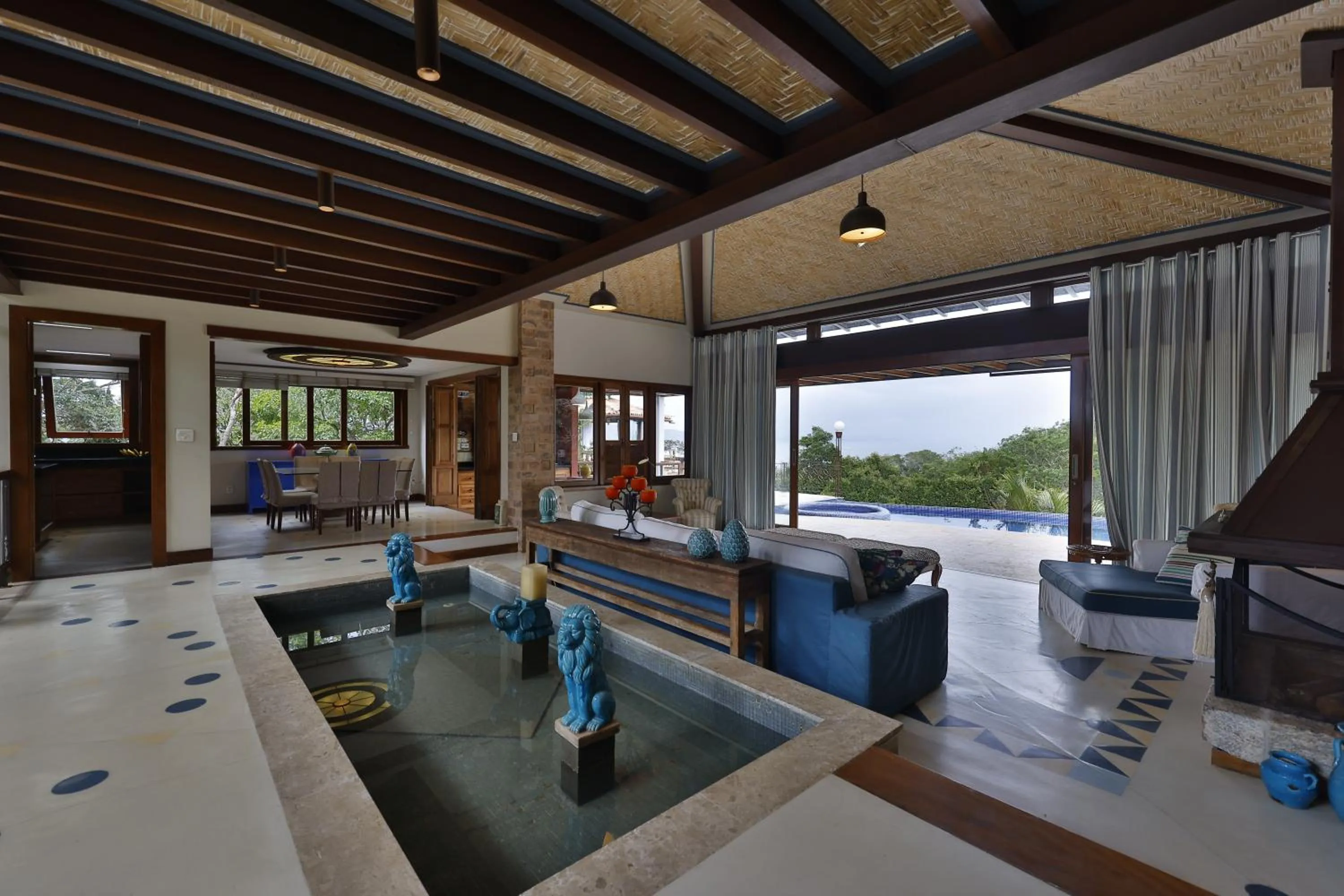 Communal lounge/ TV room in Cliffside Boutique Hotel