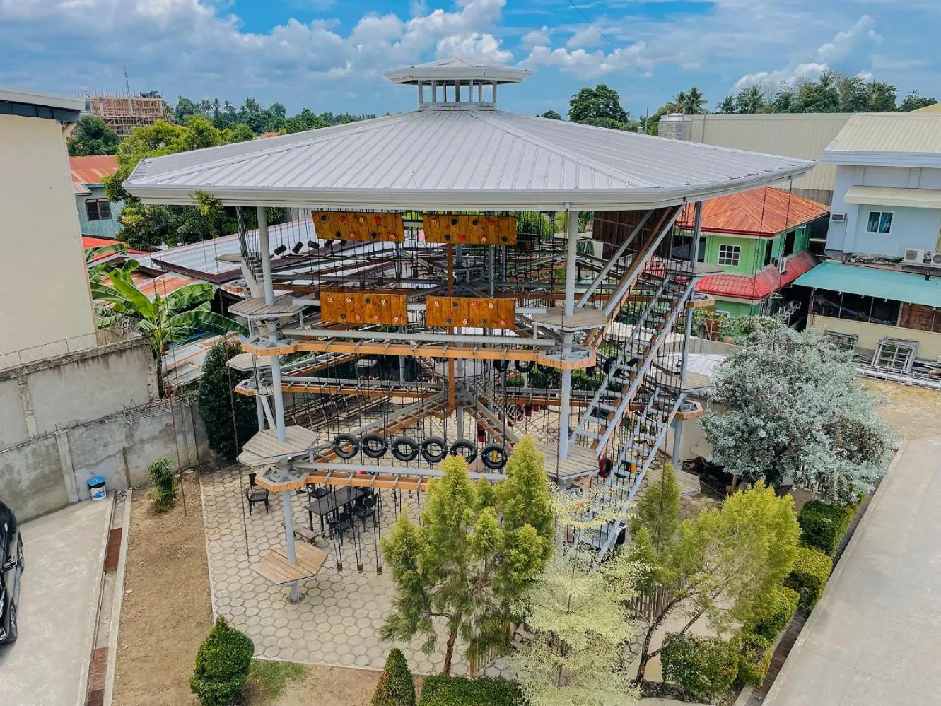 Property building in LM METRO HOTEL