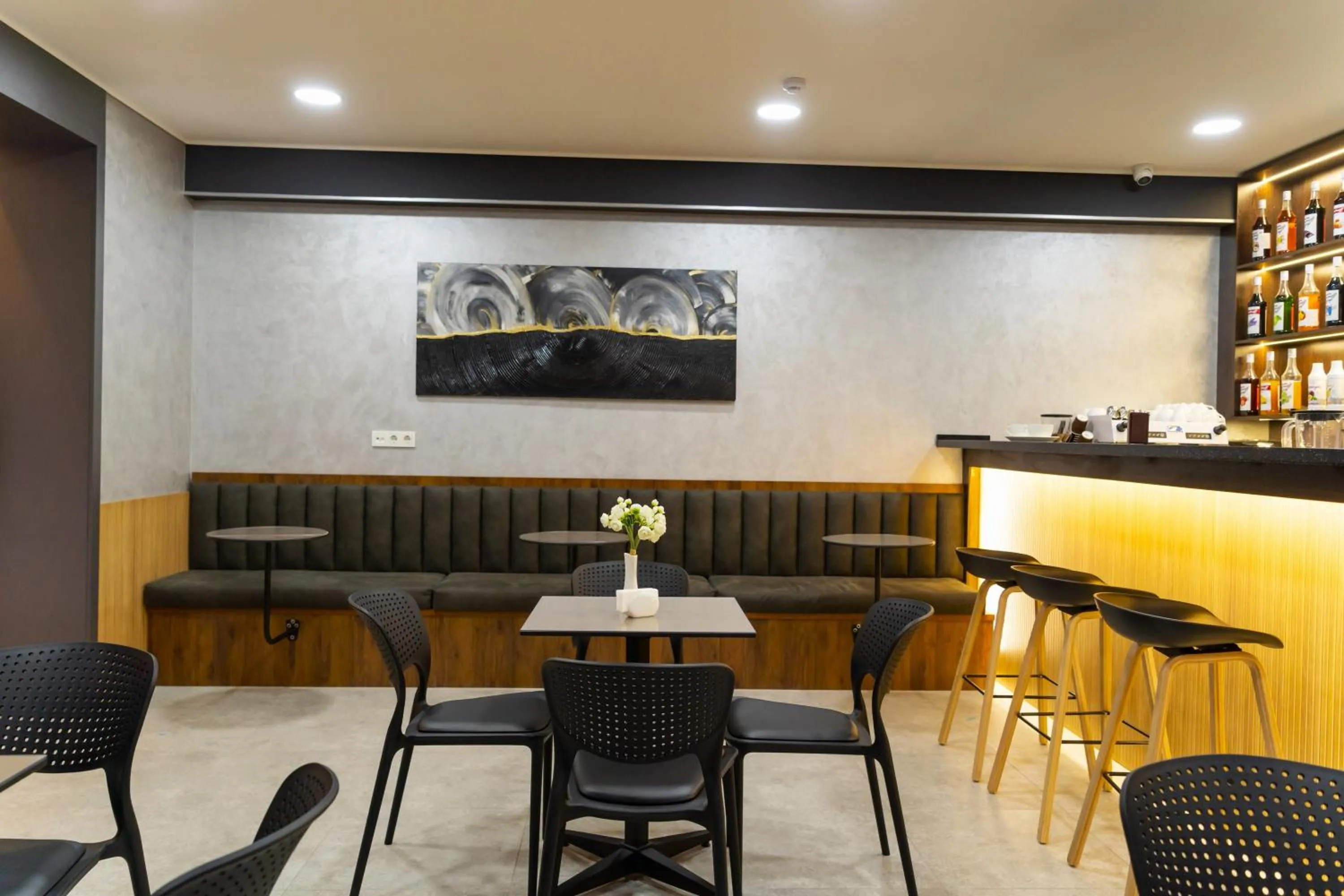 Lounge or bar in Nuovo Boutique Hotel