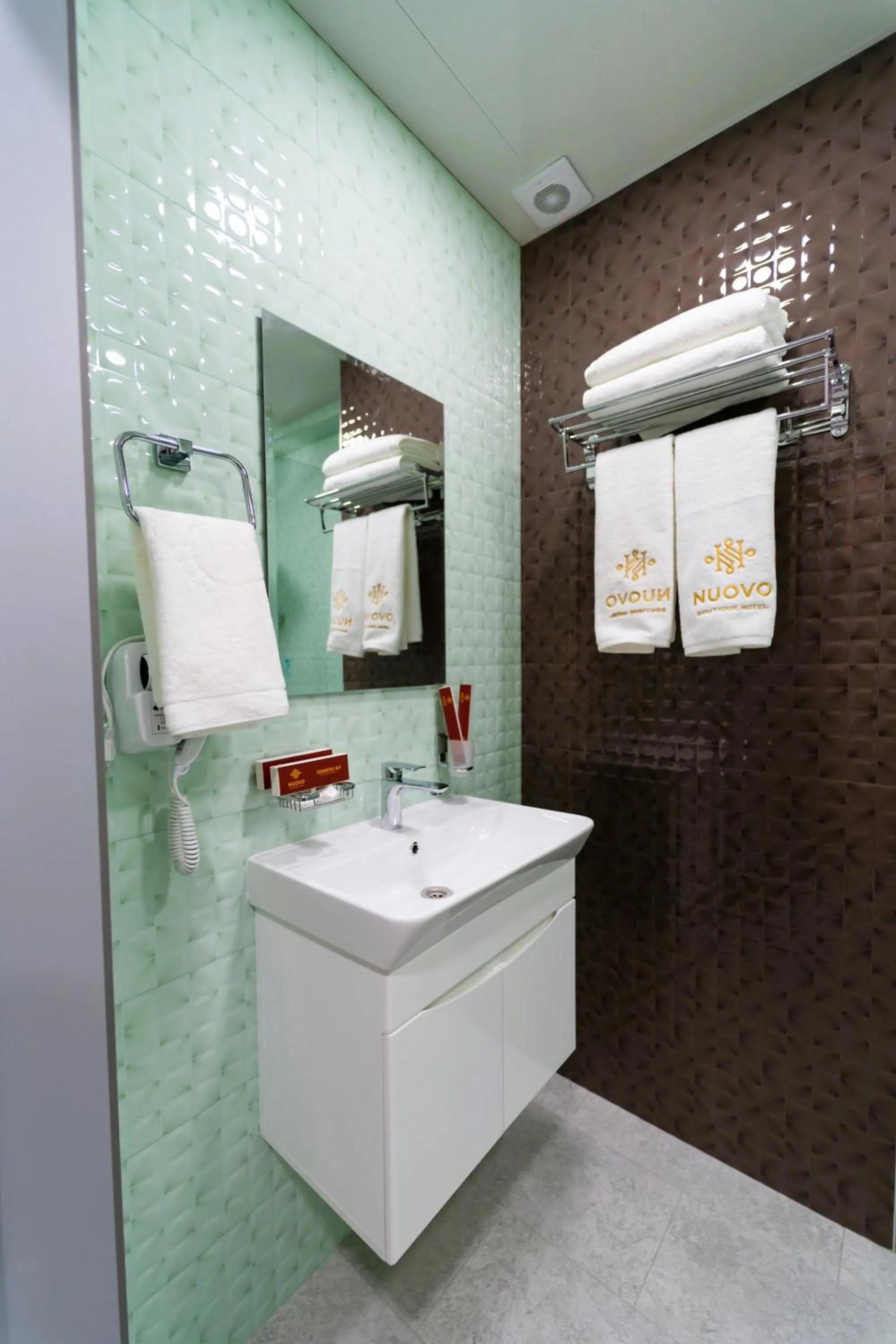 Shower in Nuovo Boutique Hotel