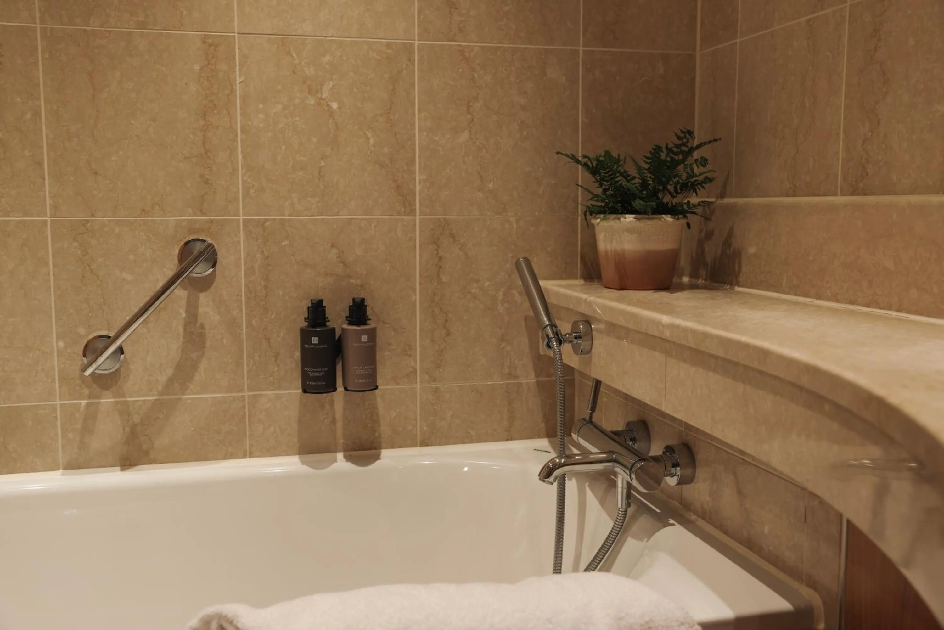 Bathroom in Donnington Hotel, Spa & Golf