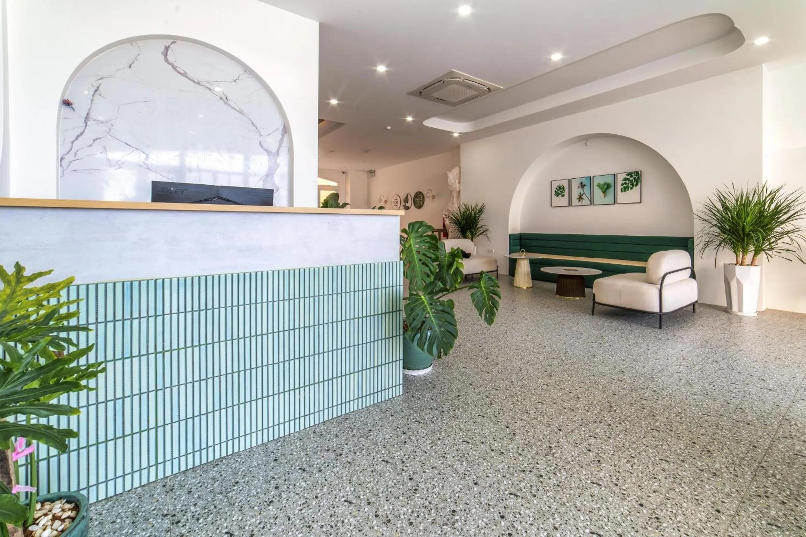 Lobby or reception in Lotus Home Hillside