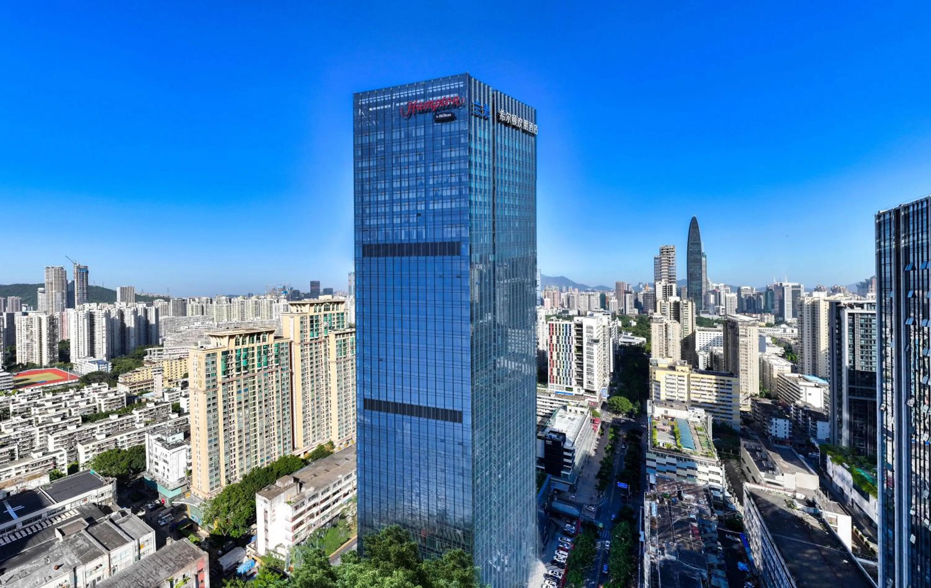 Property building in Hampton by Hilton Shenzhen Futian Huaqiangbei