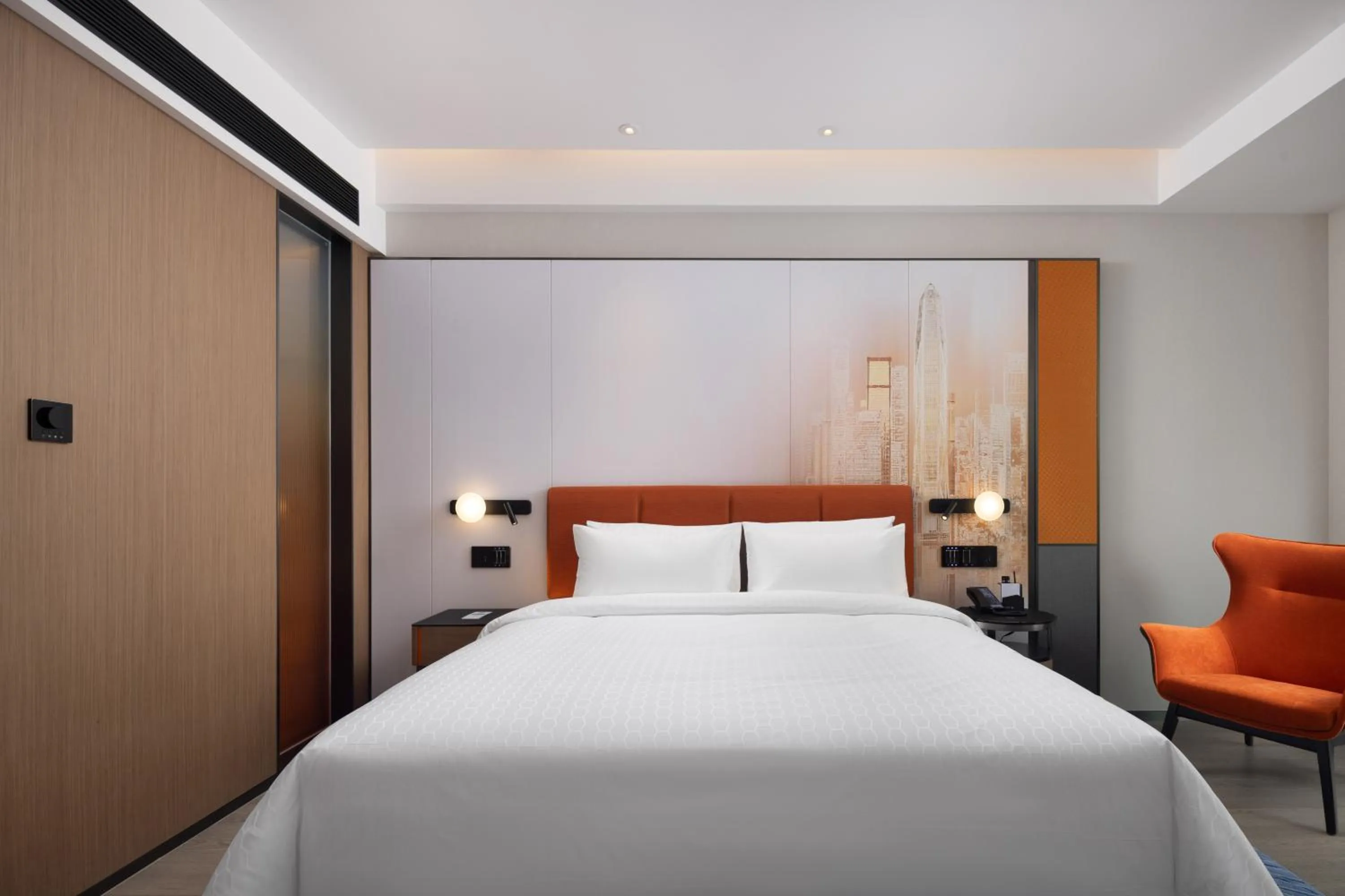 Bed in Hampton by Hilton Shenzhen Futian Huaqiangbei
