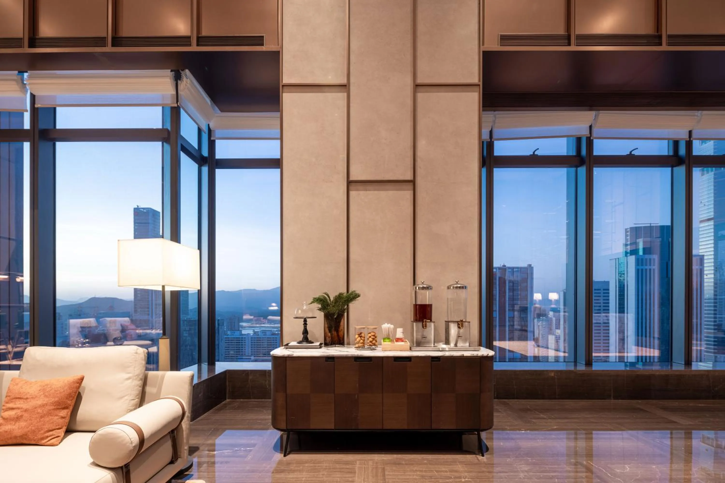 Lobby or reception in Hampton by Hilton Shenzhen Futian Huaqiangbei