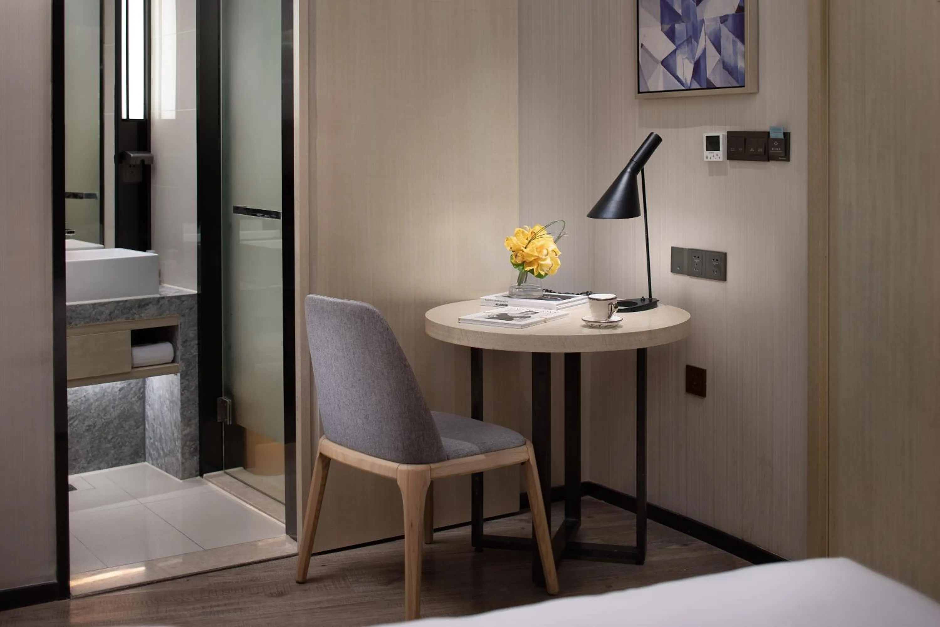 hair dresser, Bed in Echarm International Hotel Guangzhou Beijing Road Pedestrian Street Tianzi Wharf