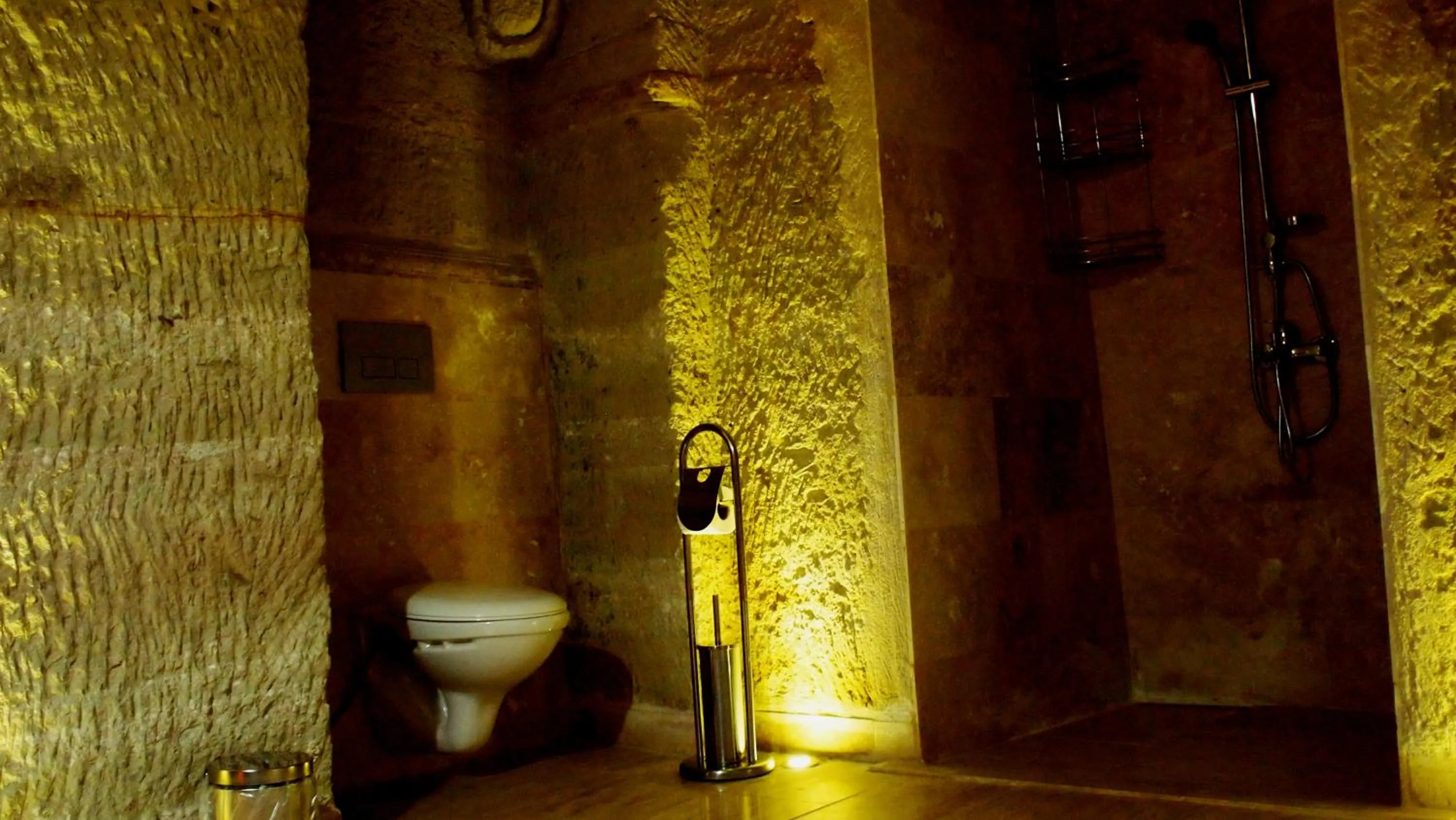 Family Cave Suite Hotel