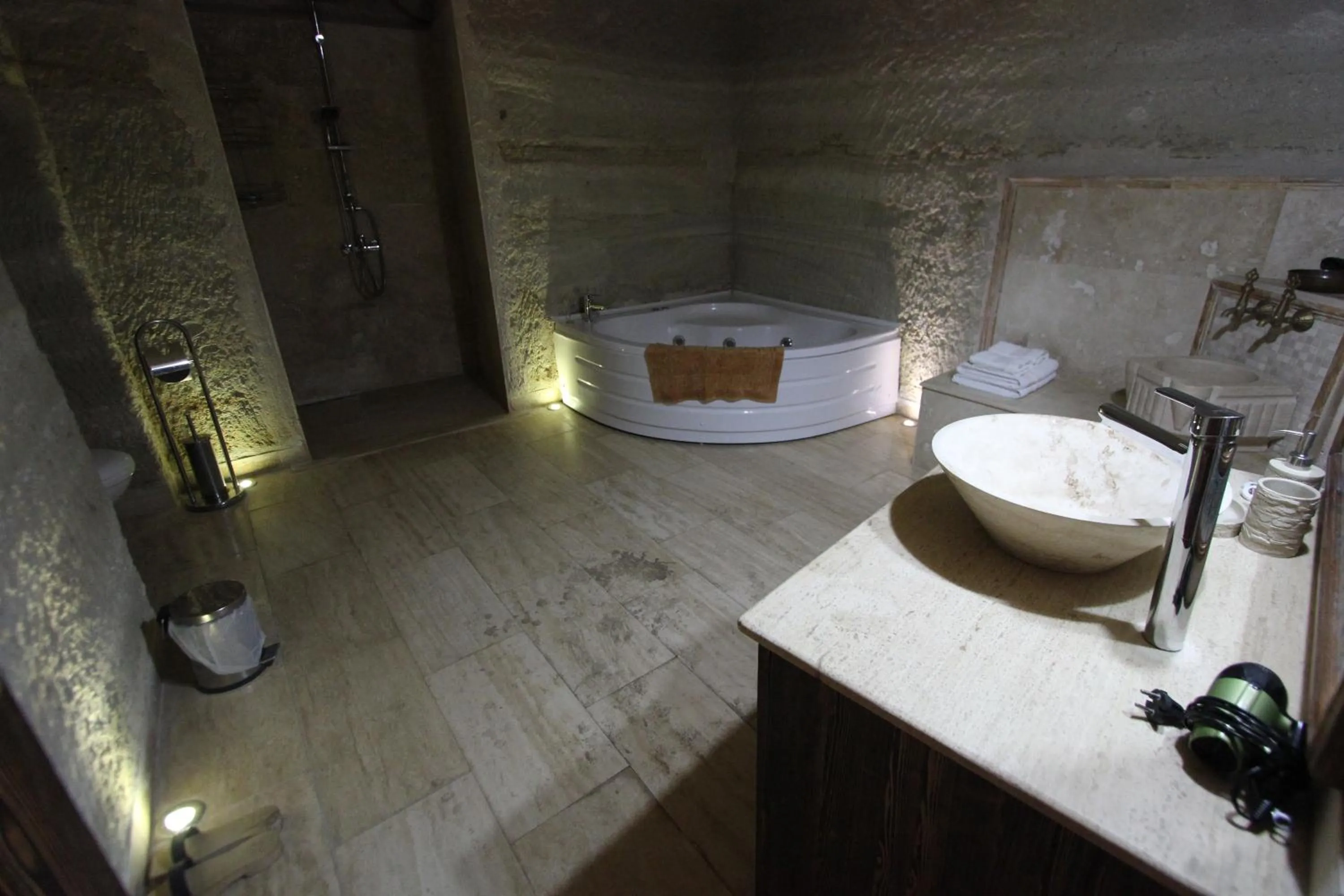 Bathroom in Family Cave Suite Hotel