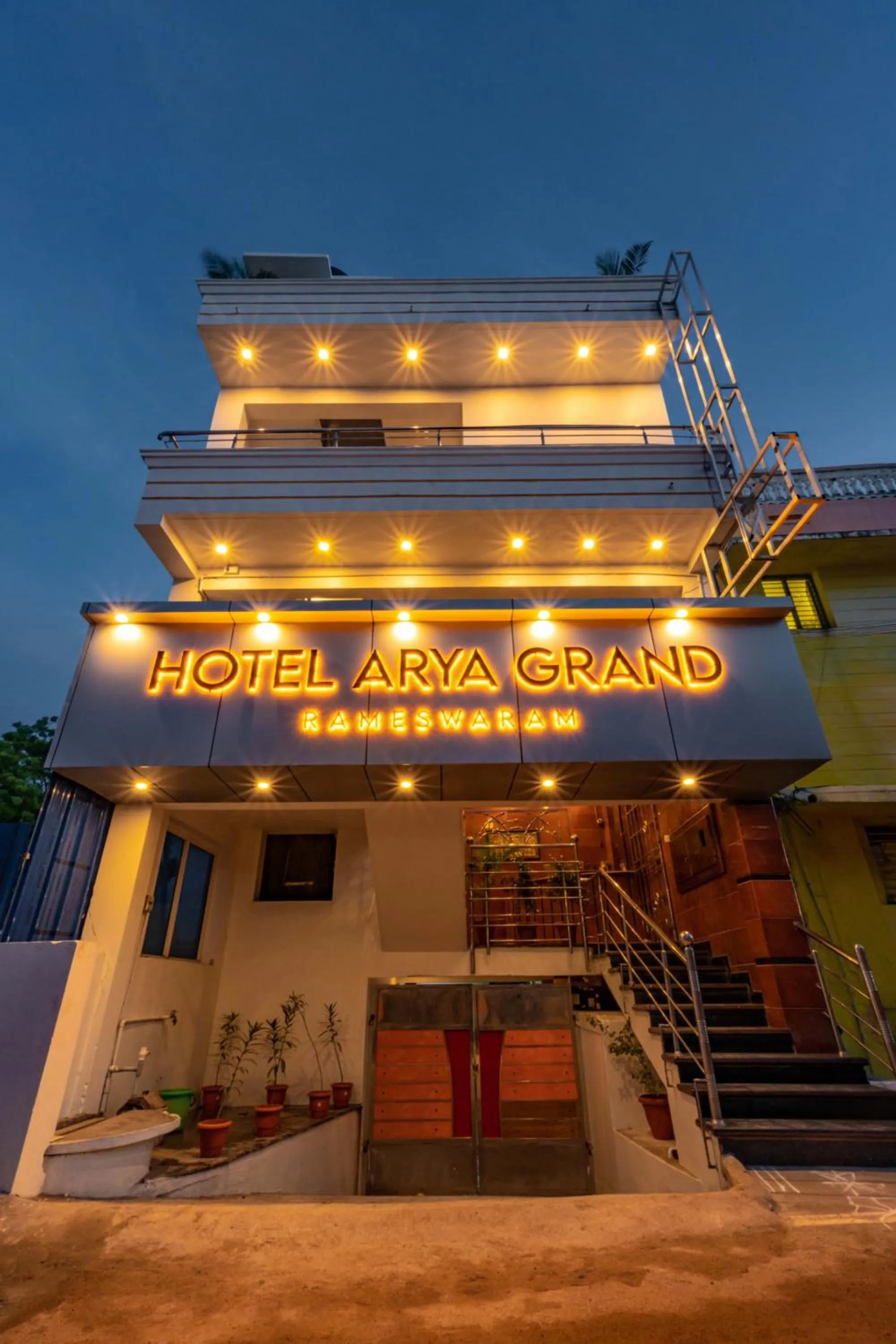 Facade/entrance in Hotel Arya Grand Rameswaram by Nimalan