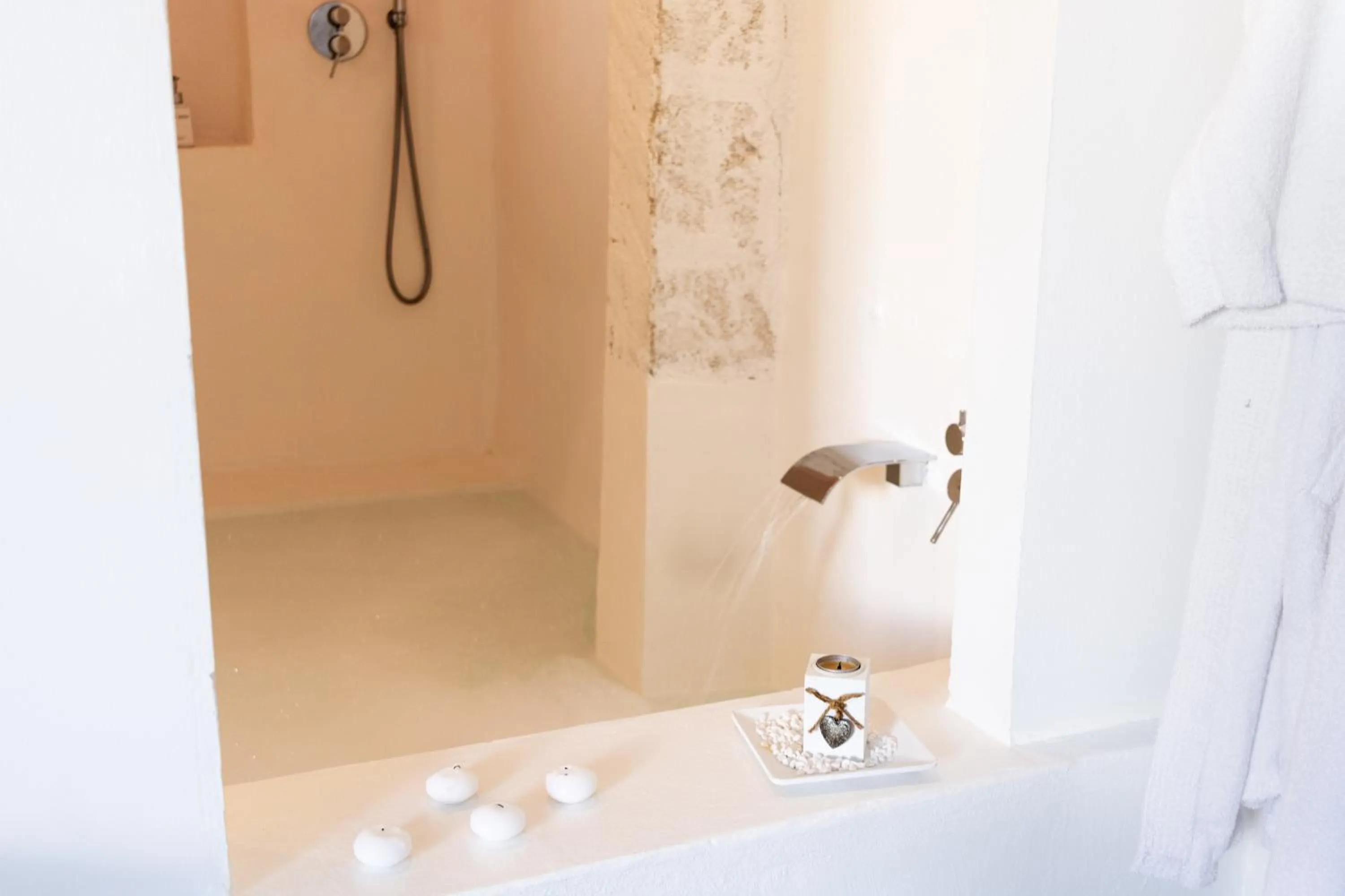 Shower in Corte Mercurio B&B