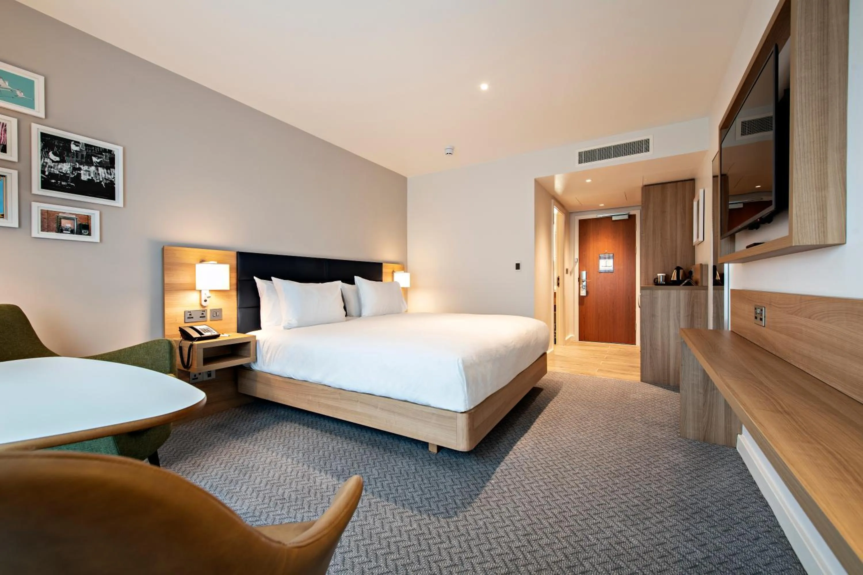 Bed in Hilton Garden Inn Abingdon Oxford