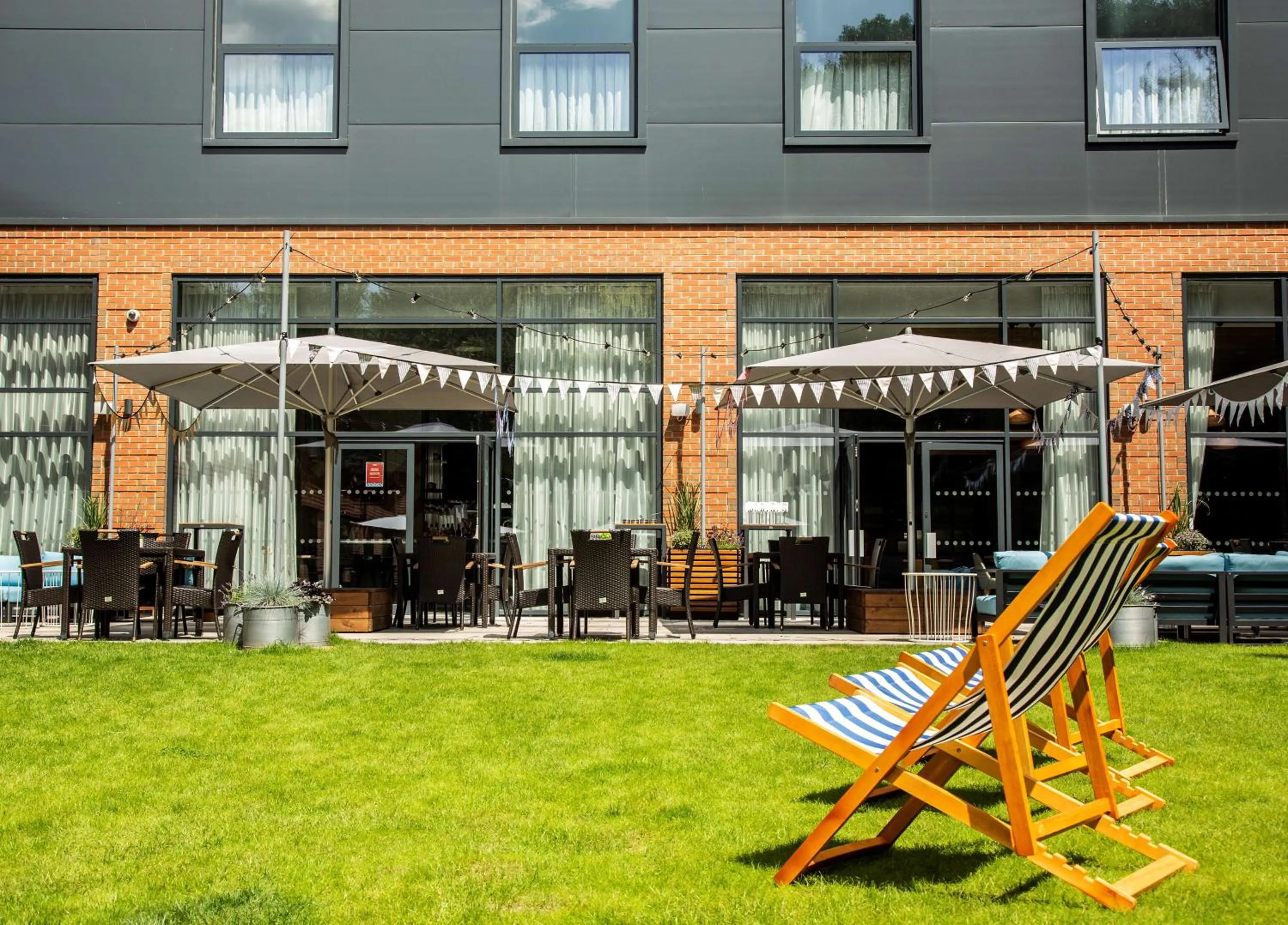 Garden in Hilton Garden Inn Abingdon Oxford