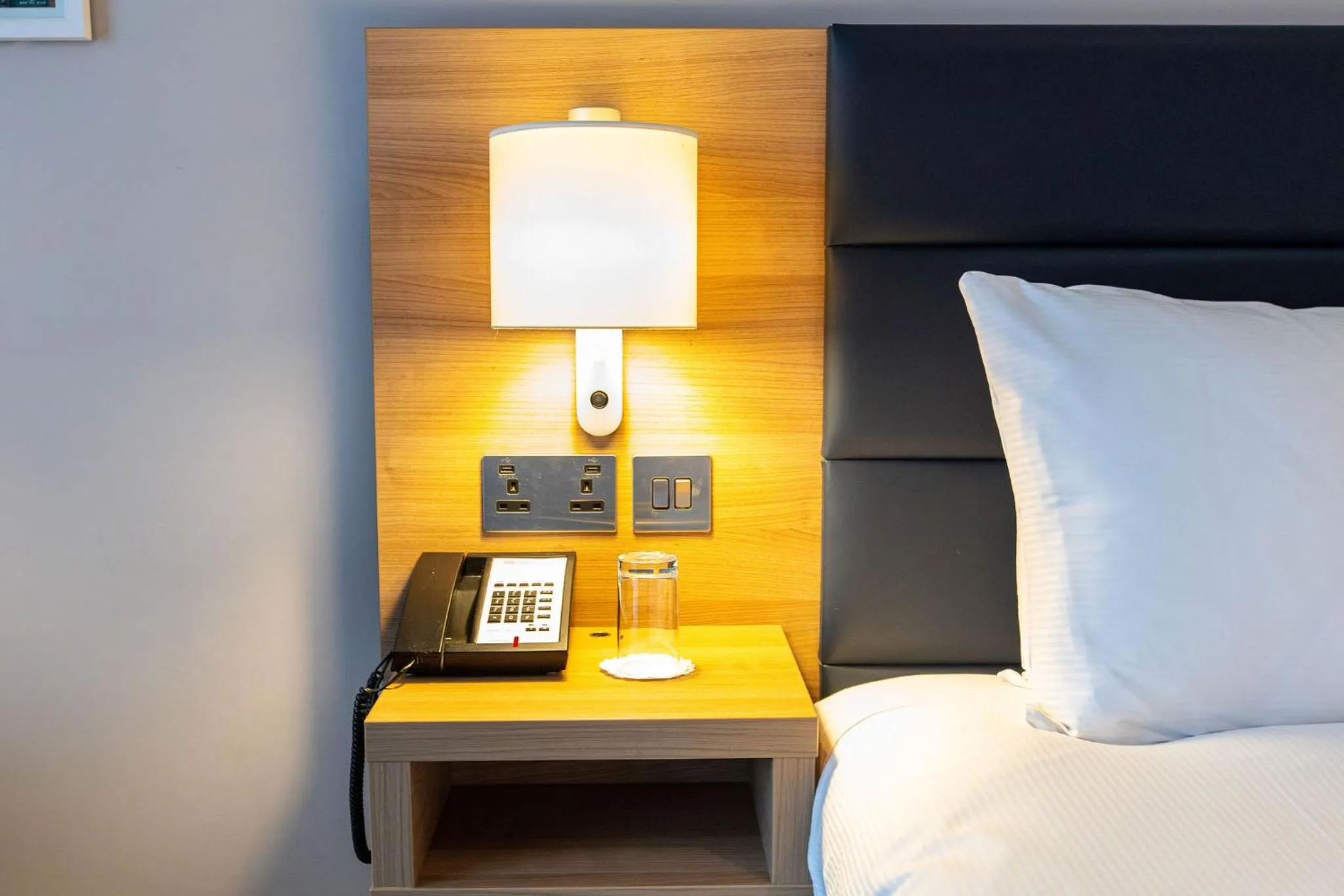 Bed in Hilton Garden Inn Abingdon Oxford