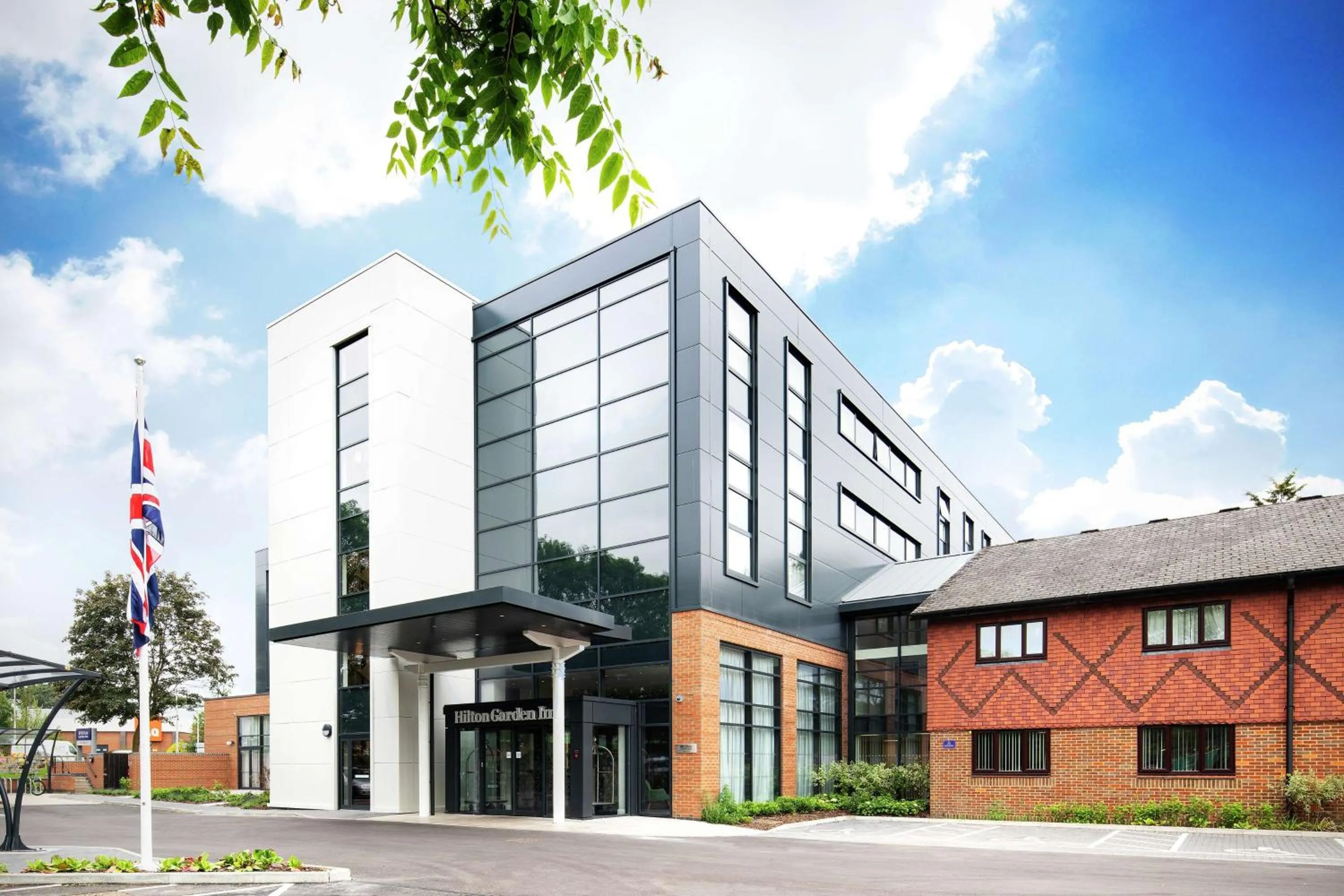 Property building in Hilton Garden Inn Abingdon Oxford