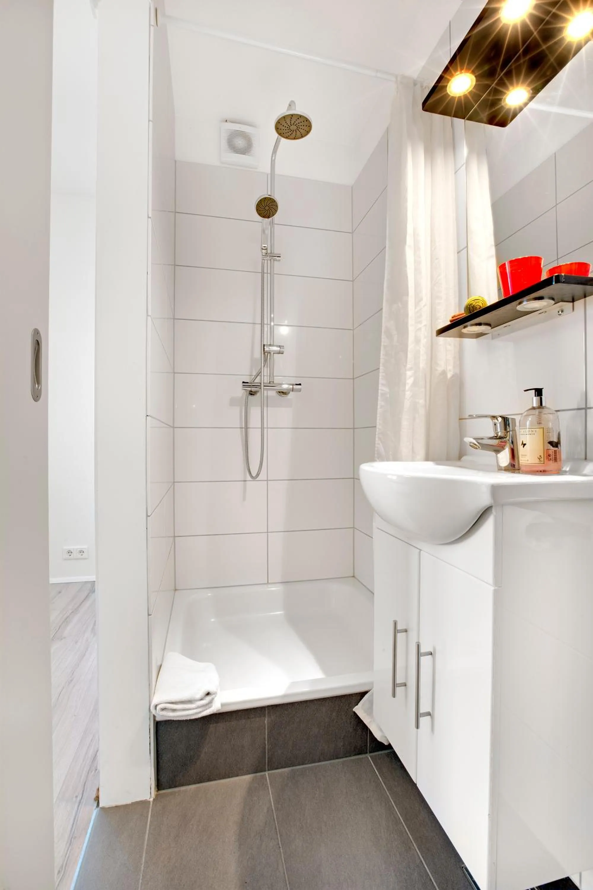 Bathroom in Alfred's Studios