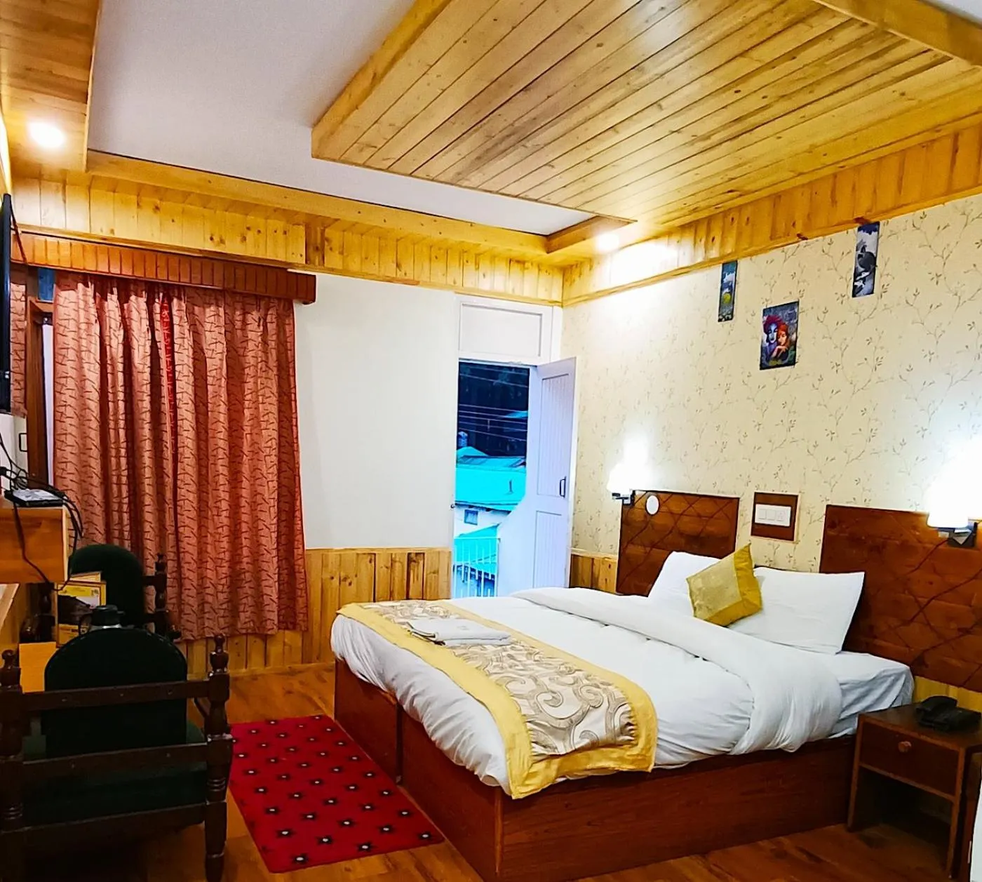 Photo of the whole room, Bed in CS Shhandella Hotel