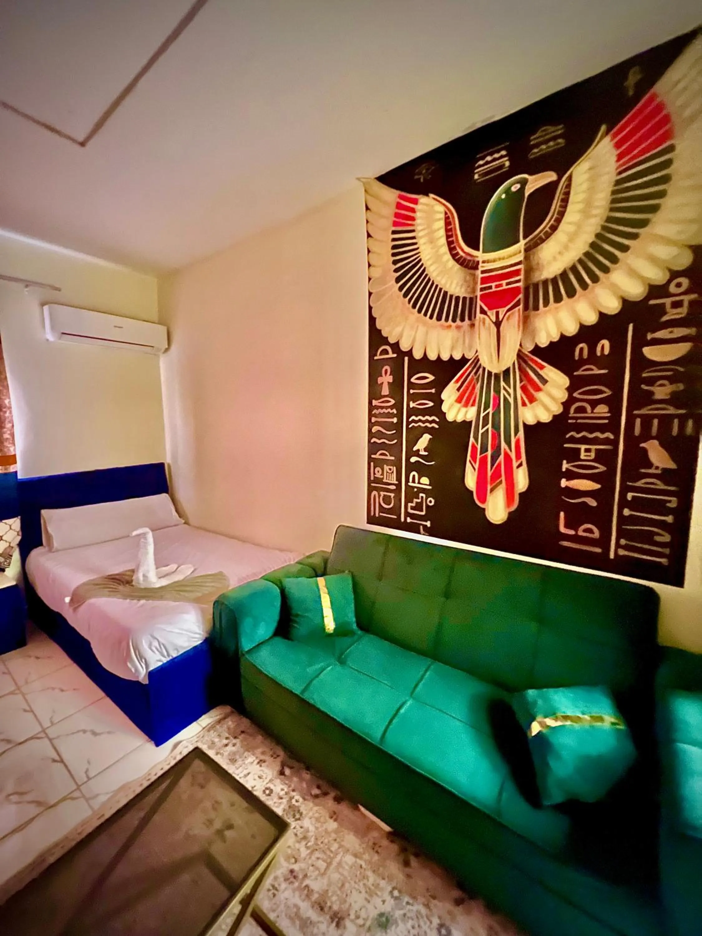 Bed in Farsha Pyramids Inn