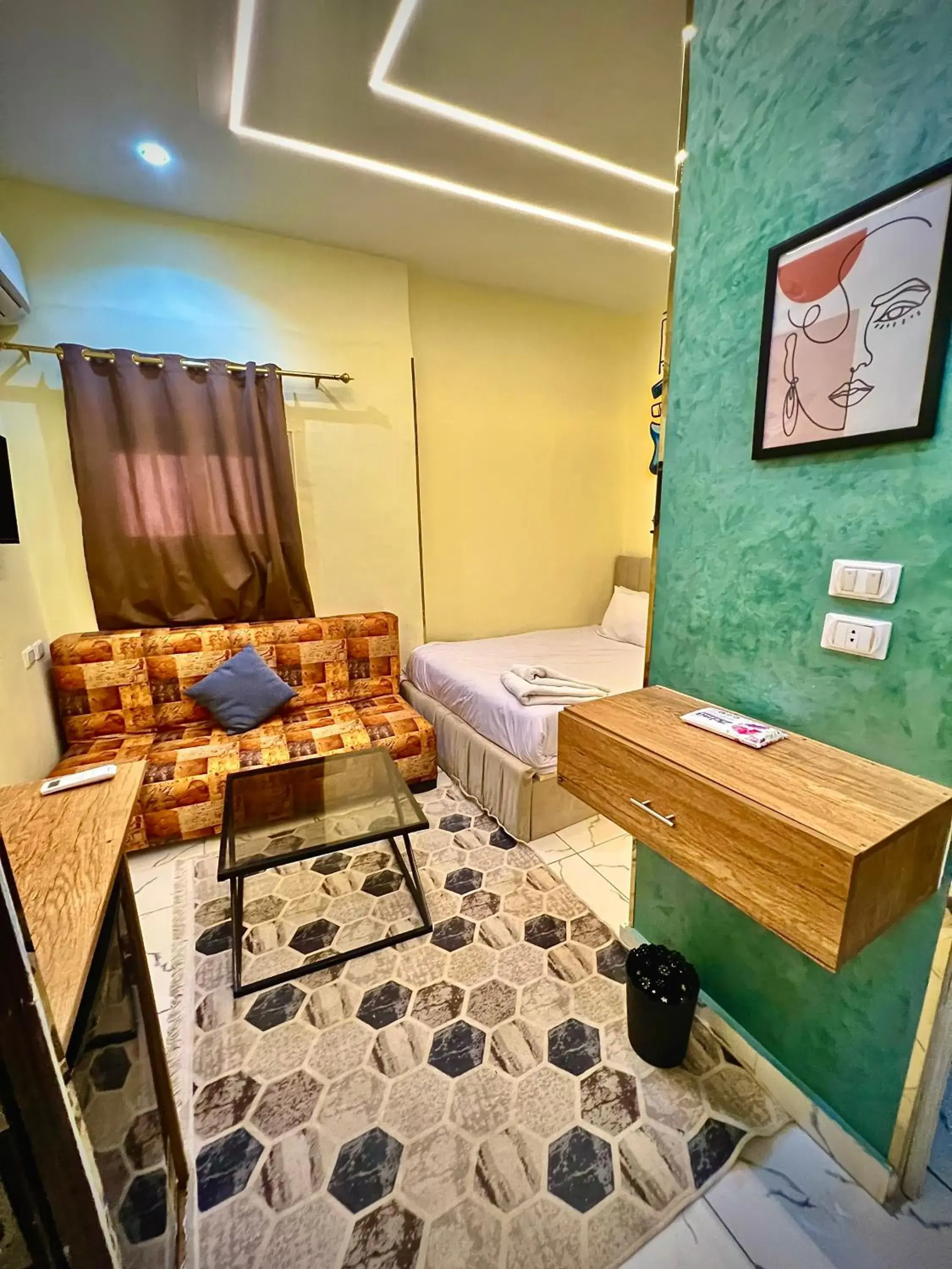 Triple Room with Private Bathroom in Farsha Pyramids Inn Triple Room with Private Bathroom in Farsha Pyramids Inn