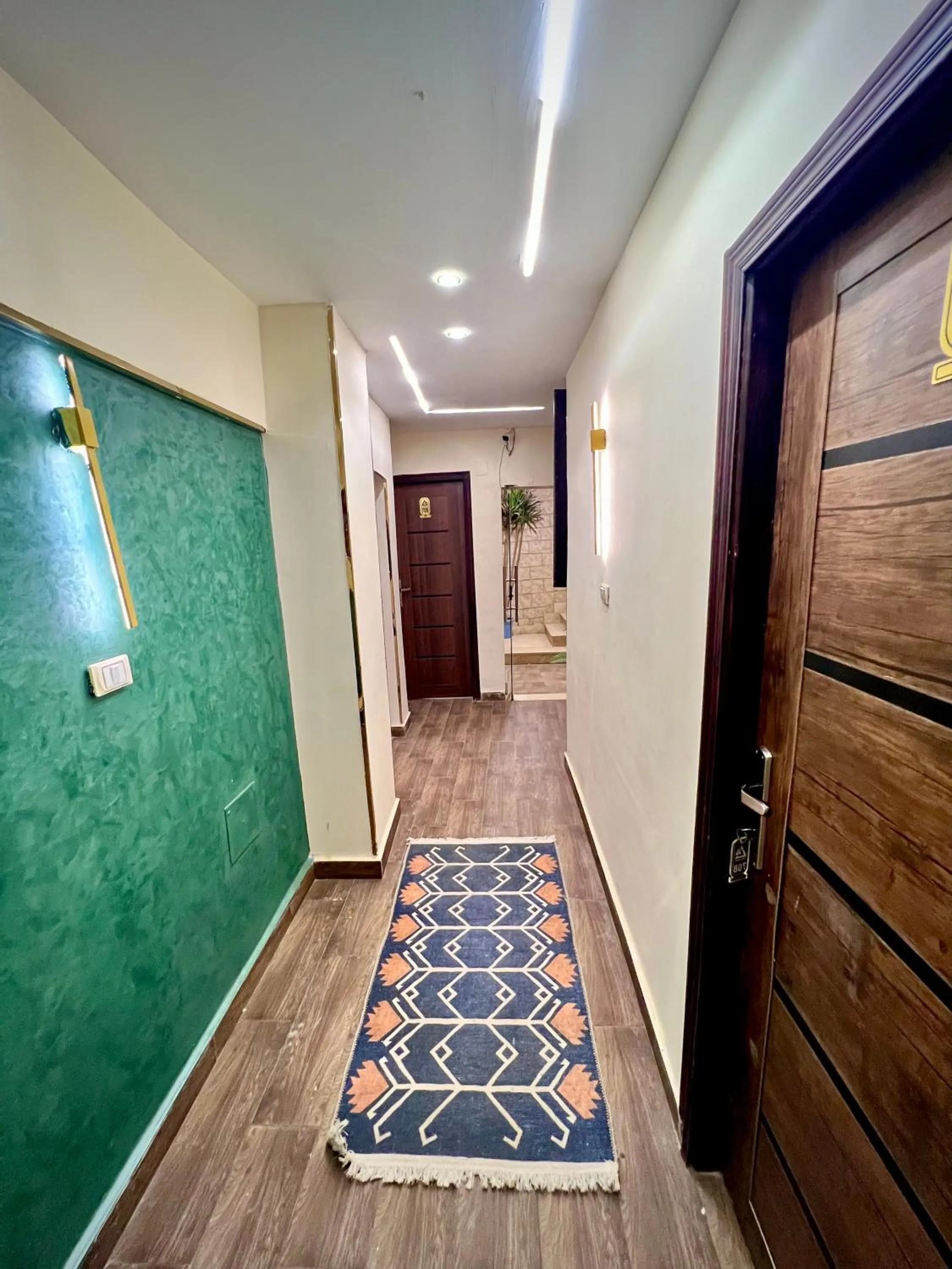 Property building in Farsha Pyramids Inn