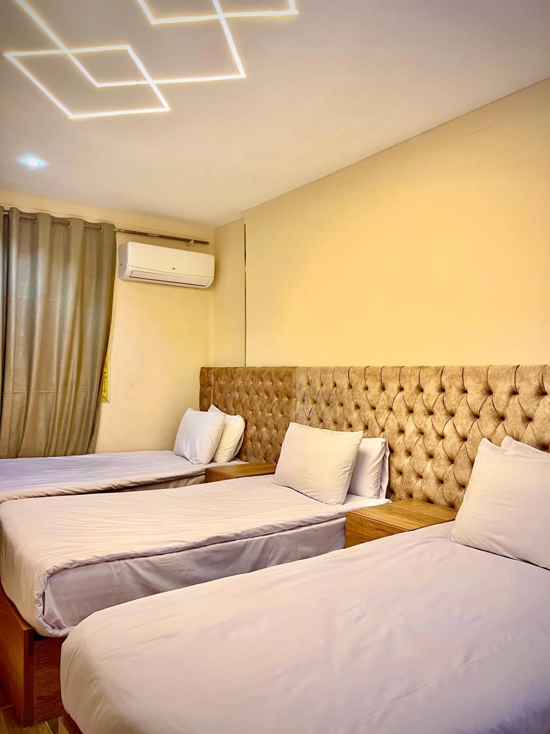 Bed in Farsha Pyramids Inn