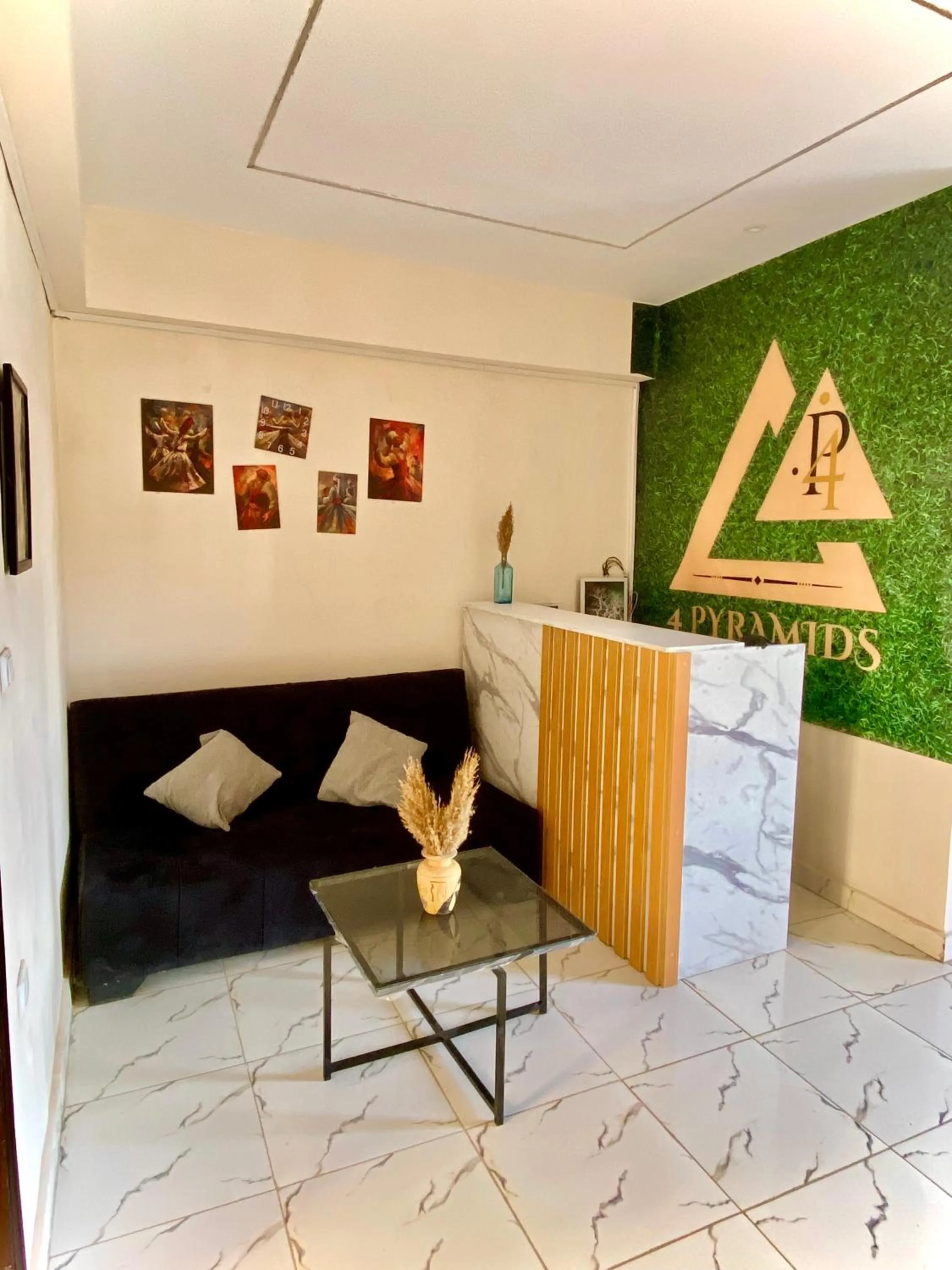 Lobby or reception in Farsha Pyramids Inn