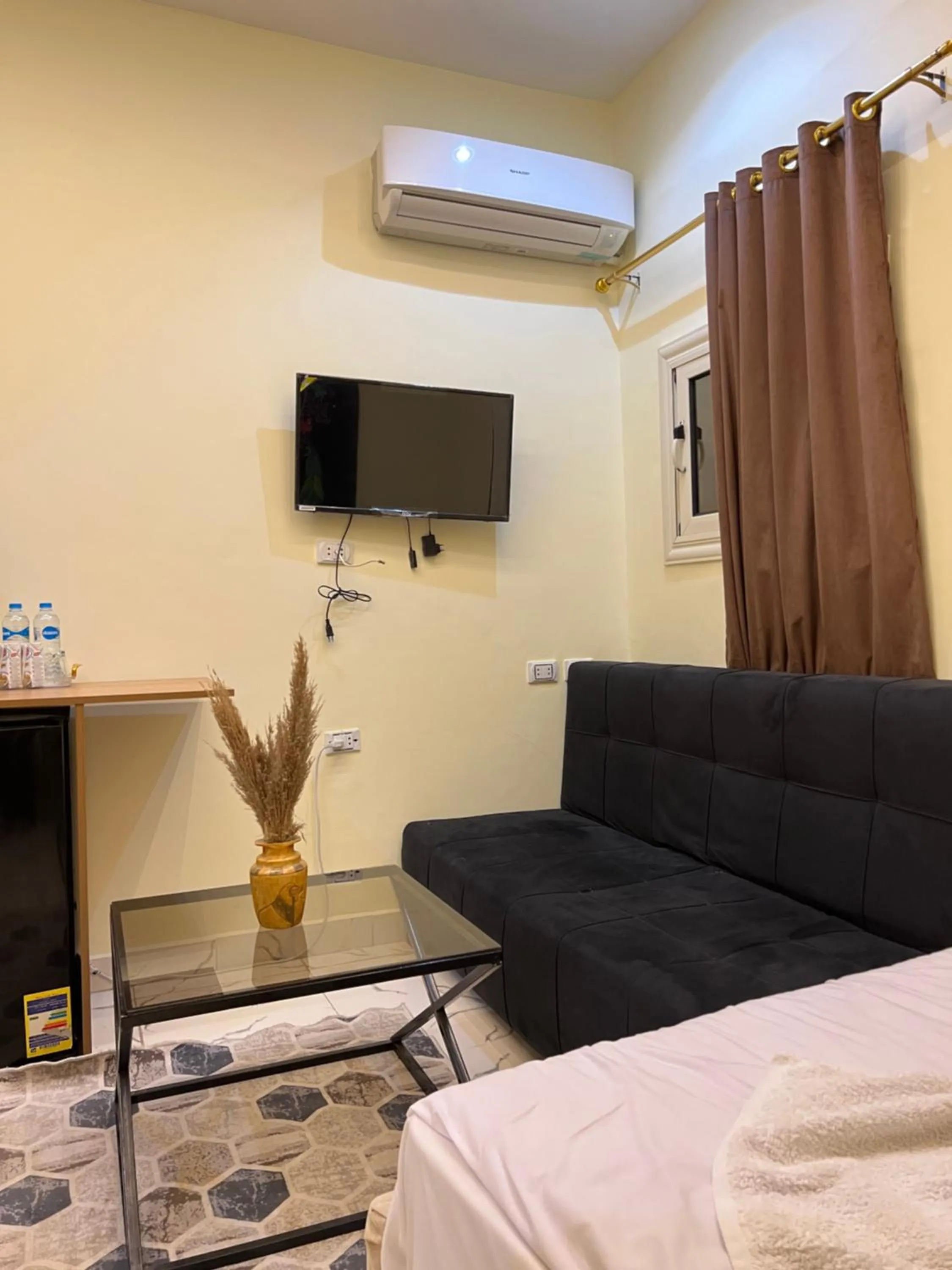 Bed in Farsha Pyramids Inn