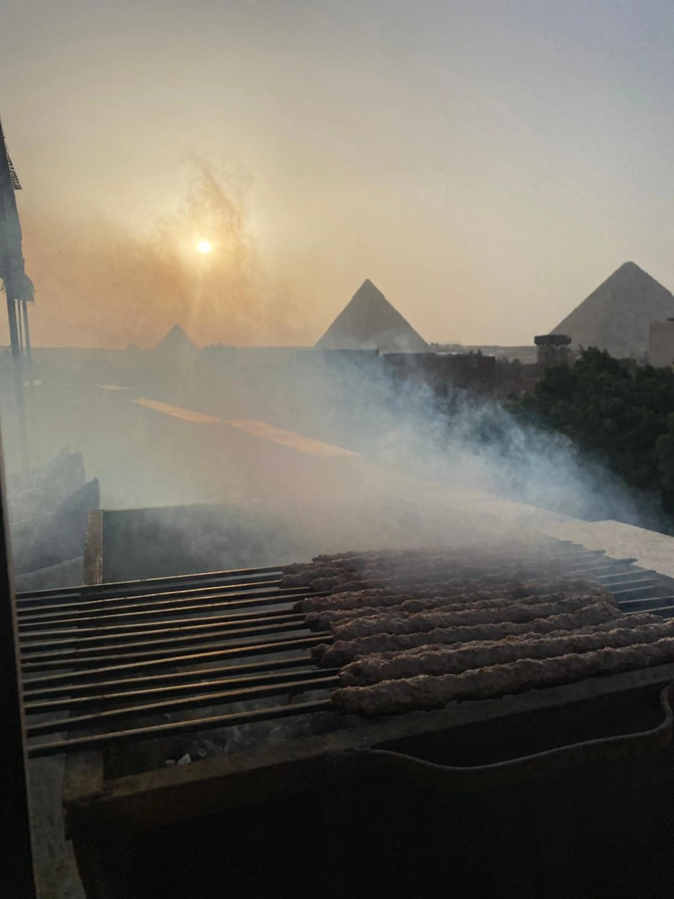 BBQ facilities in Farsha Pyramids Inn