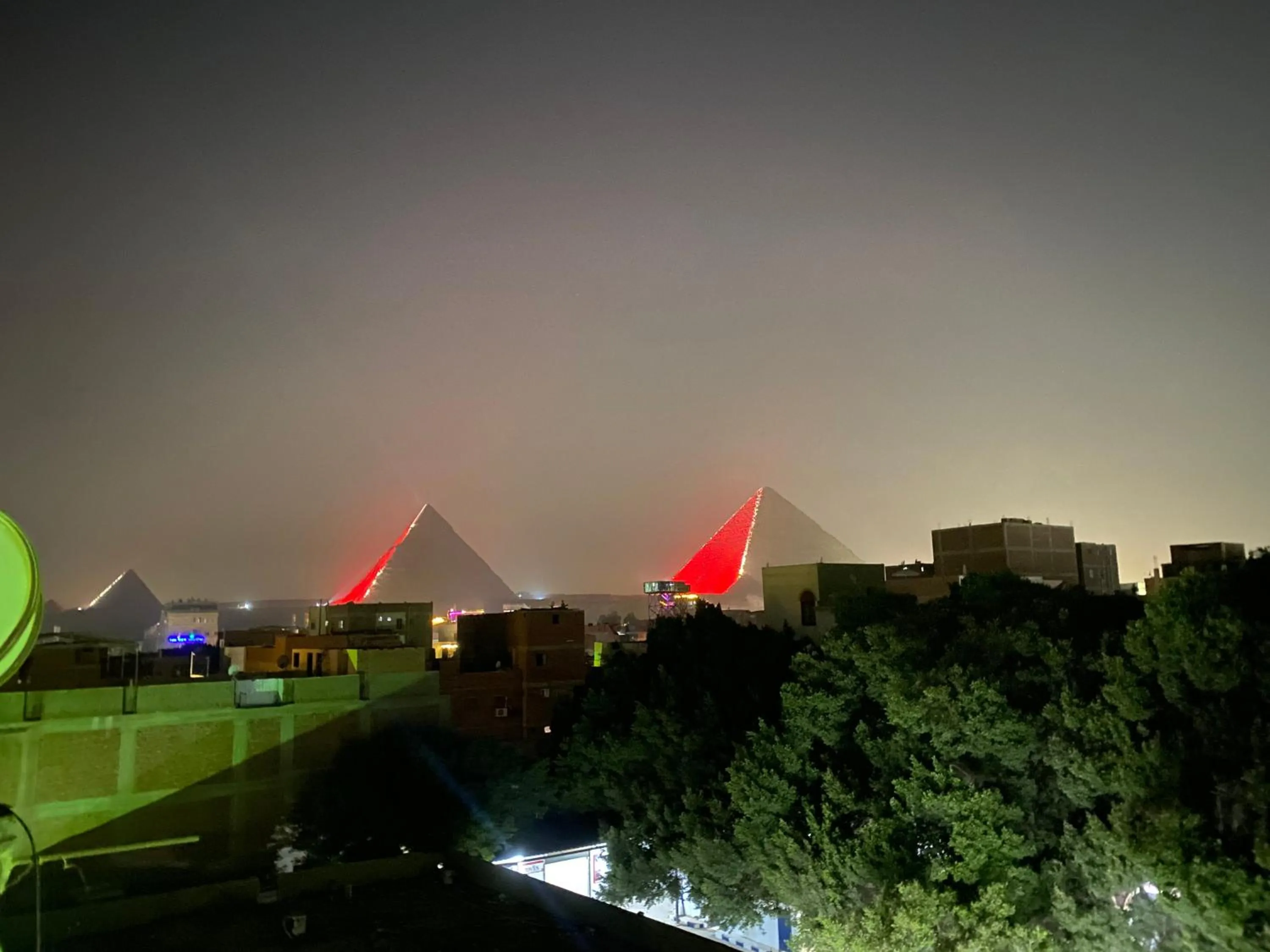 Night in Farsha Pyramids Inn