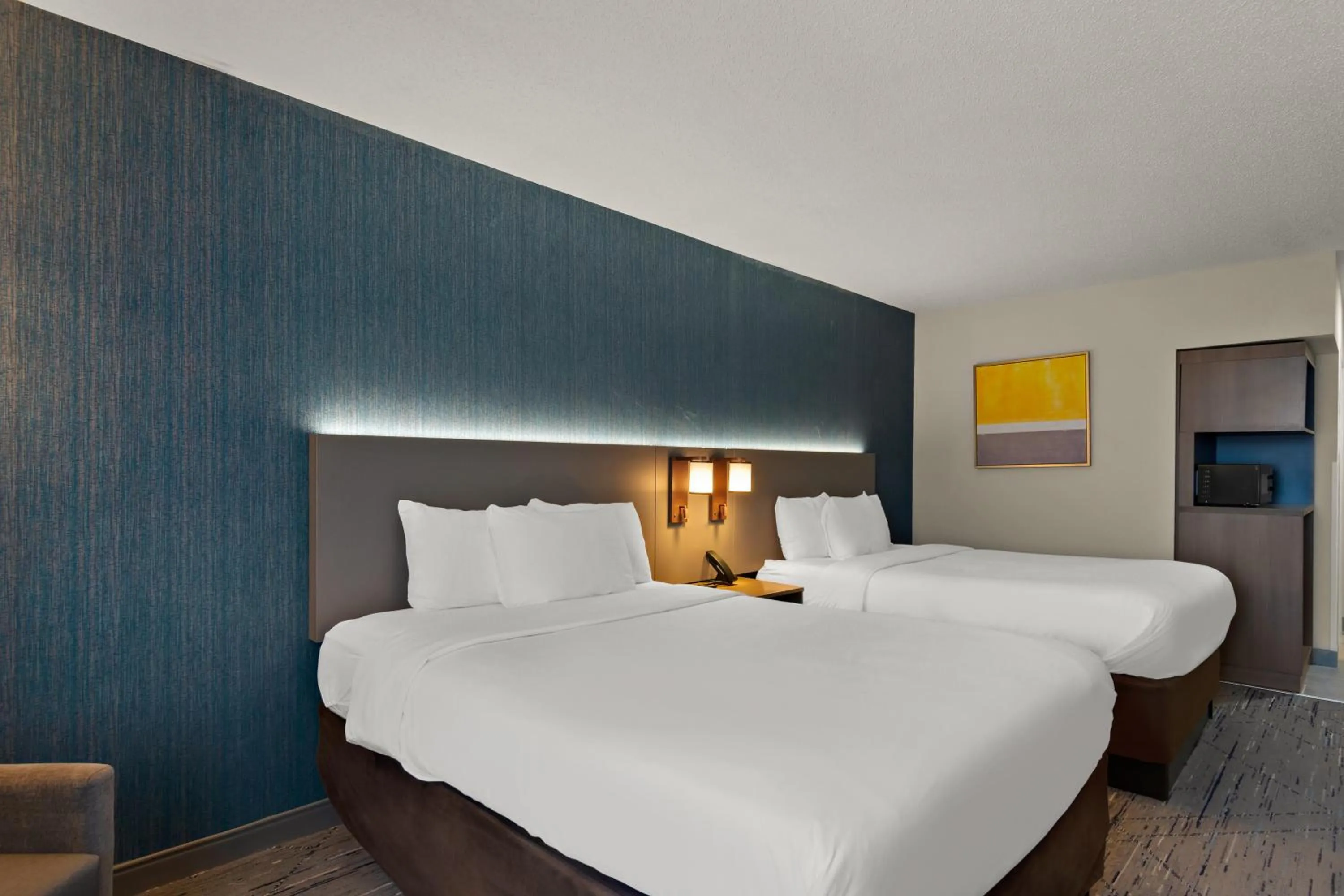 Bed in Comfort Inn & Suites Ashland - Richmond North