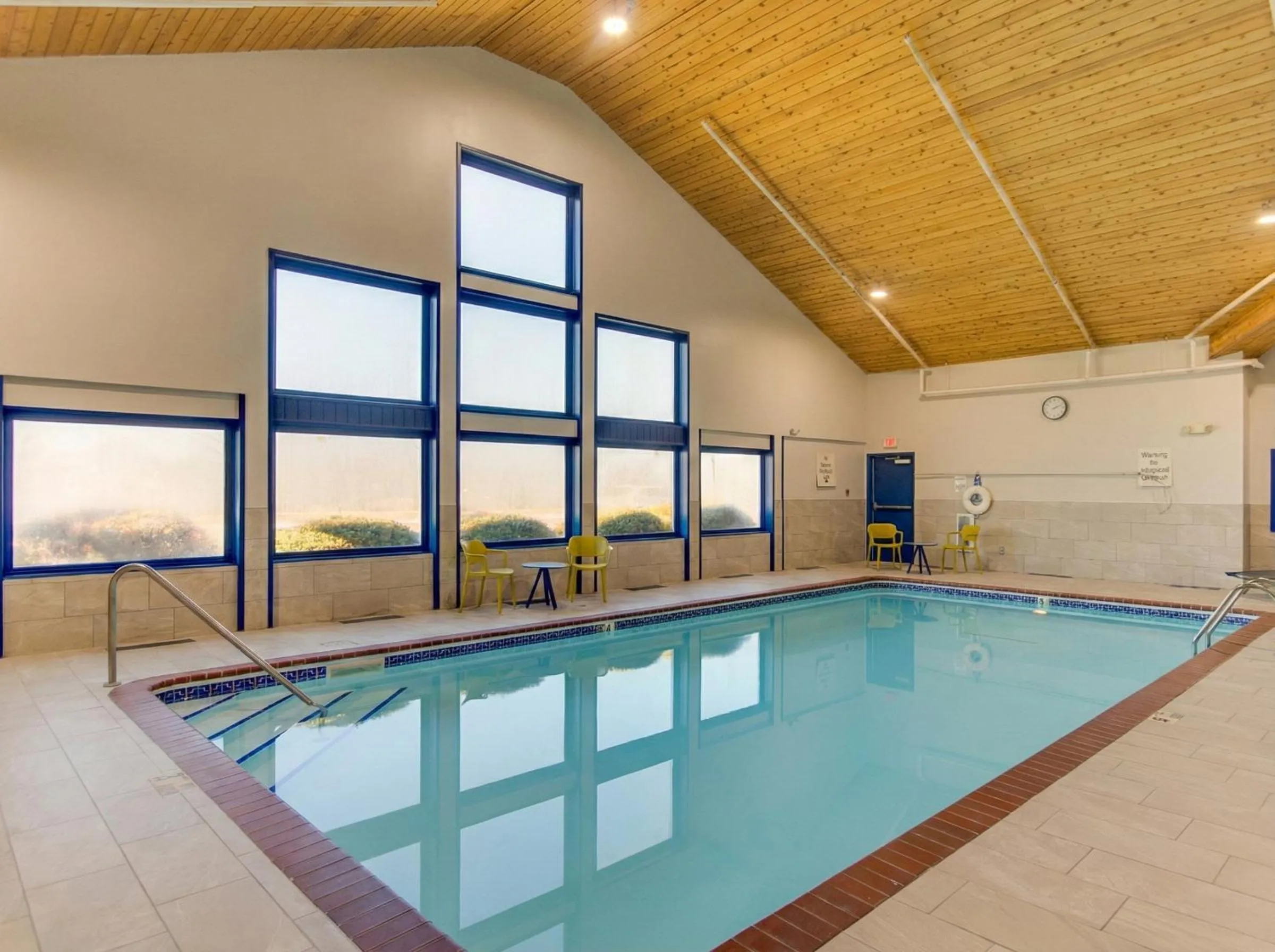 Swimming pool in Hotel Bemidji