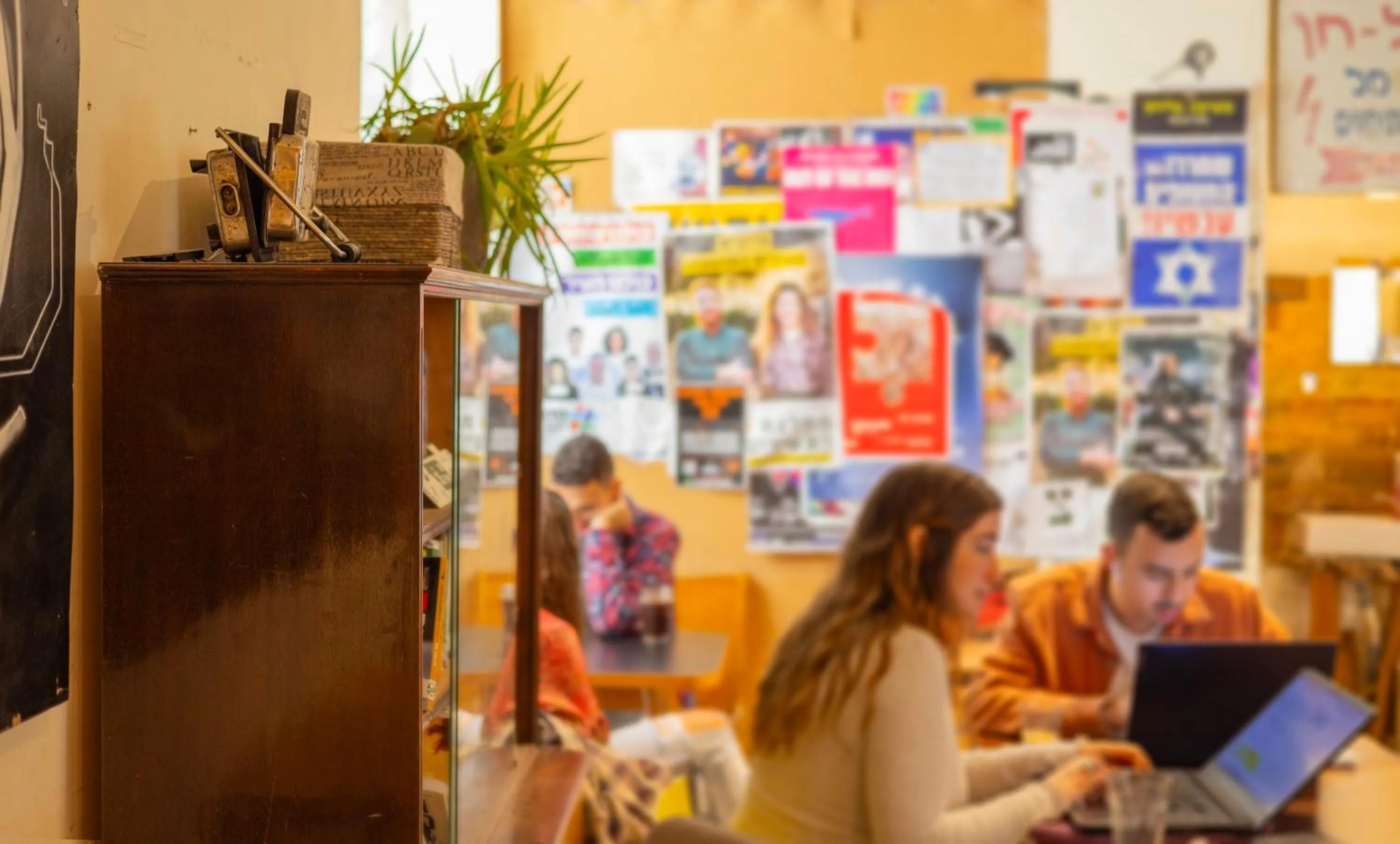 People in Albi Florentin - Traveler's Choice 2025