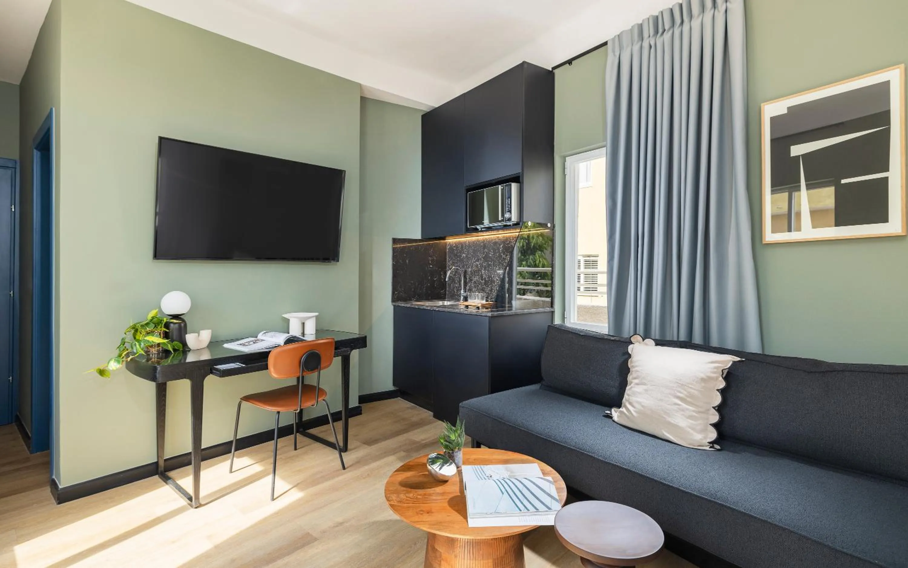 Living room in Albi Florentin - Traveler's Choice 2025